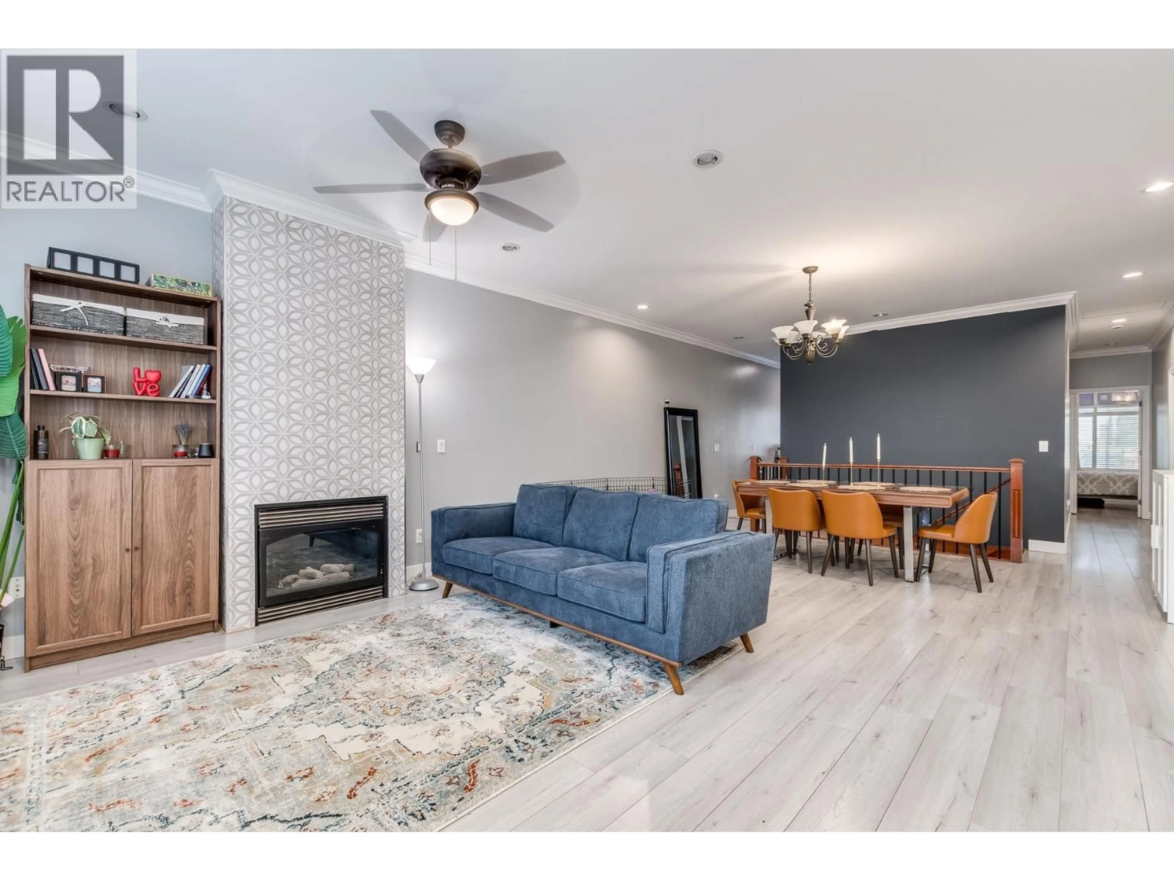Living room with furniture, unknown for 5131 MANOR STREET, Burnaby British Columbia V5G1B4