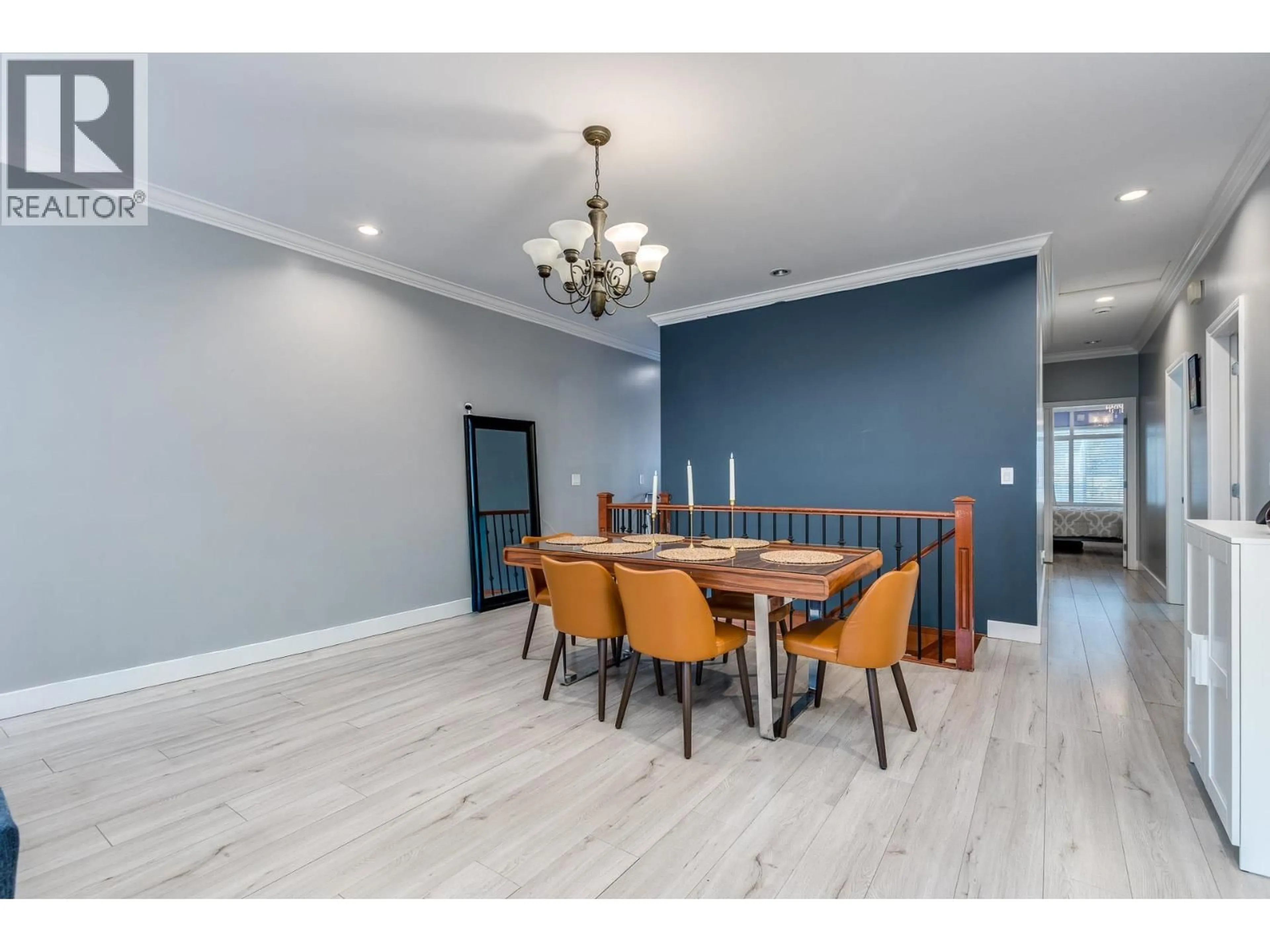 Dining room, wood/laminate floor for 5131 MANOR STREET, Burnaby British Columbia V5G1B4