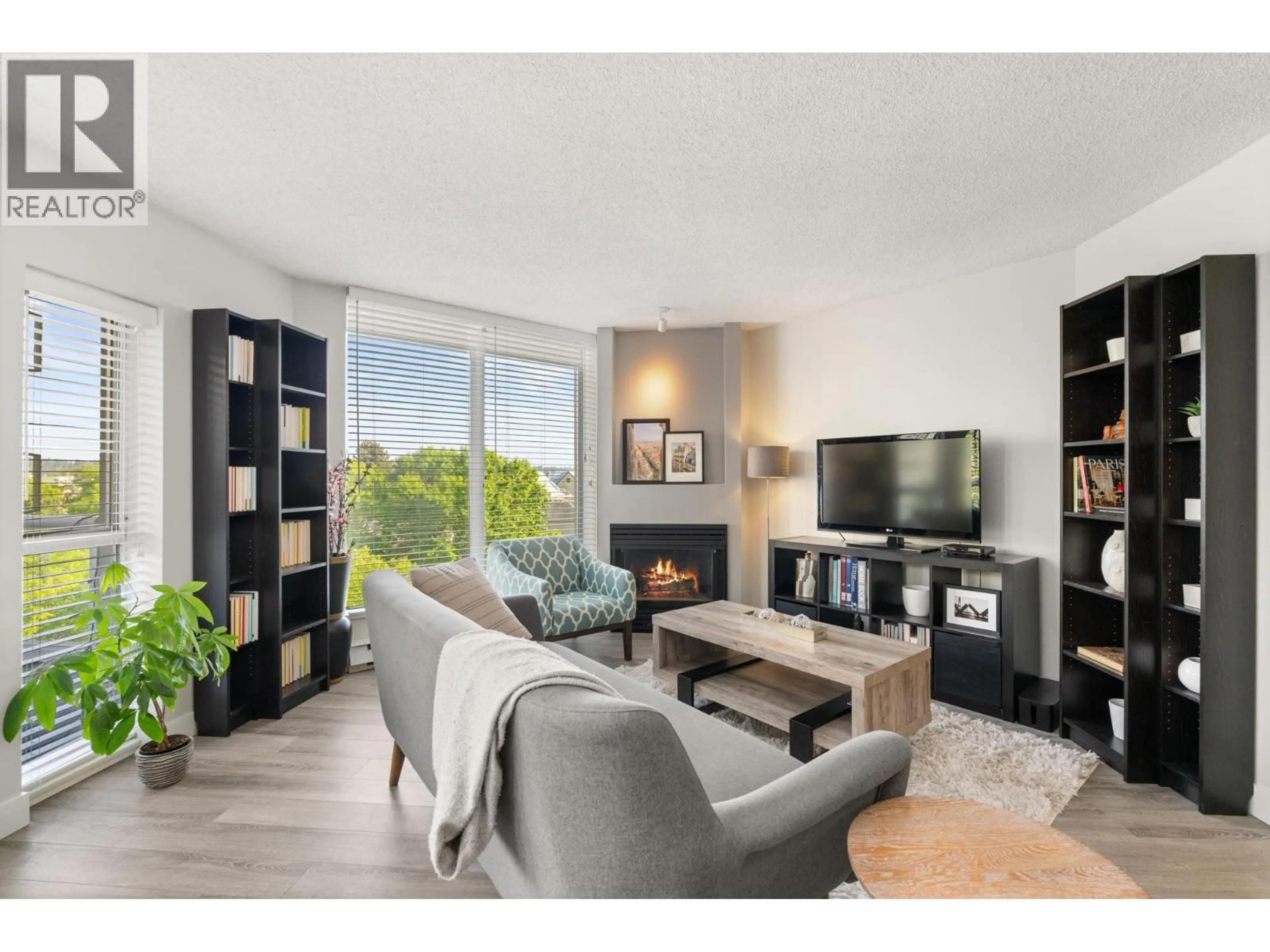 Living room with furniture, unknown for 506 - 1135 QUAYSIDE DRIVE, New Westminster British Columbia V3M6J4
