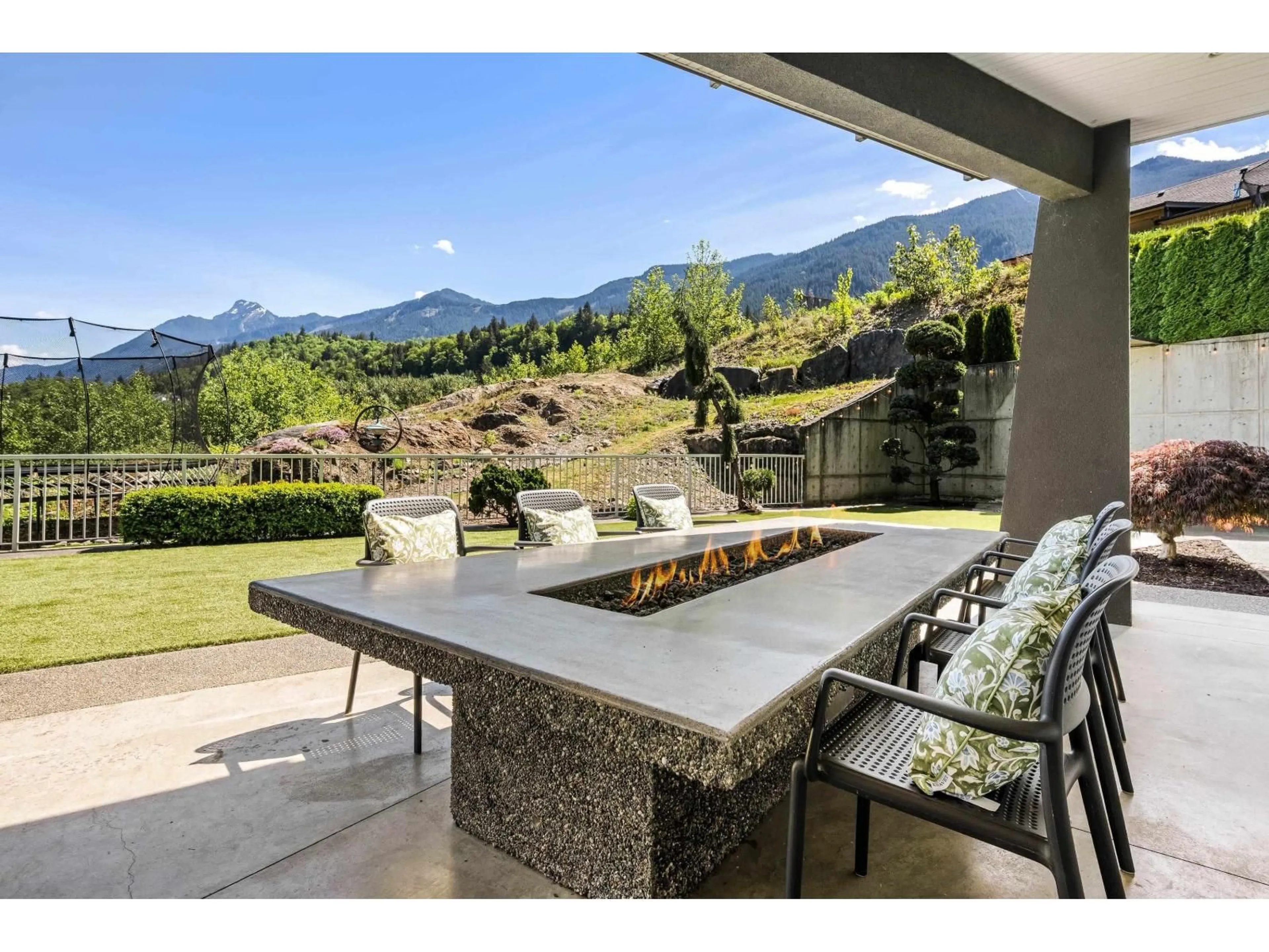 Patio, mountain view for 112 - 51075 FALLS COURT, Chilliwack British Columbia V4Z1K7