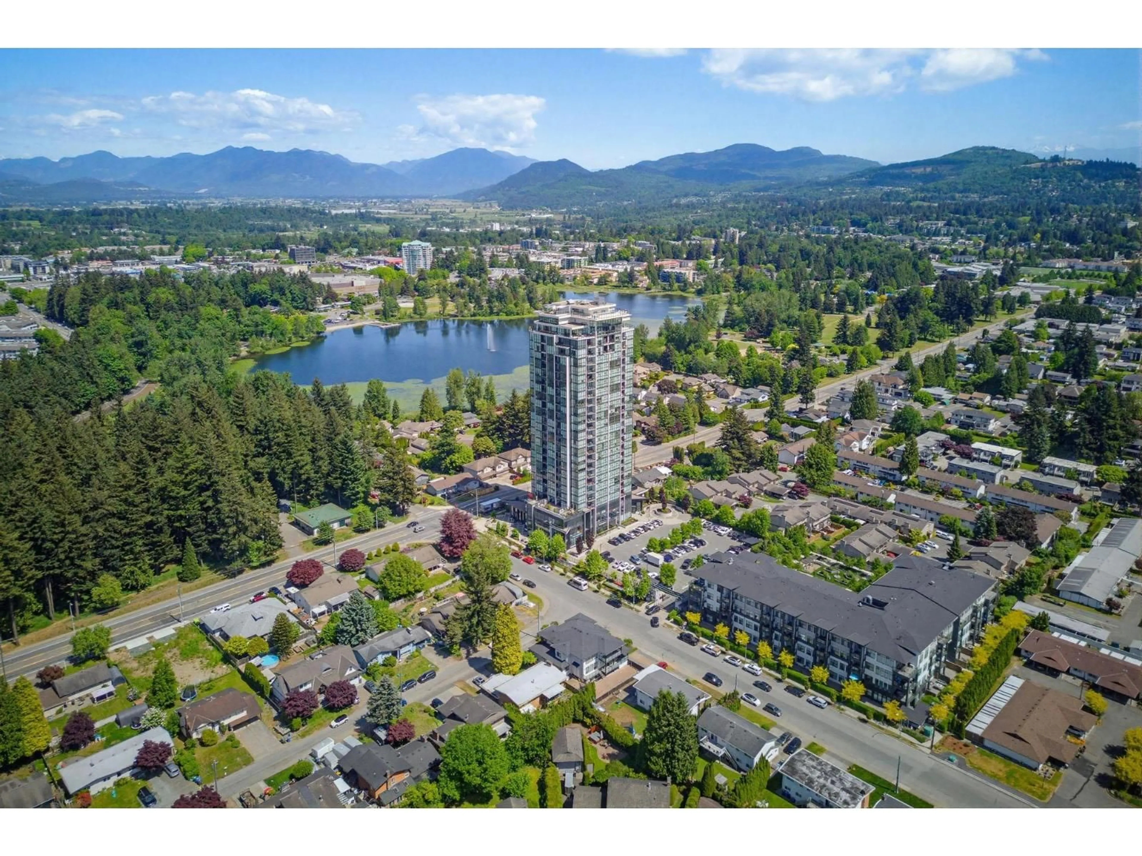 A pic from outside/outdoor area/front of a property/back of a property/a pic from drone, mountain view for 1601 - 2180 GLADWIN ROAD, Abbotsford British Columbia V2S0H4