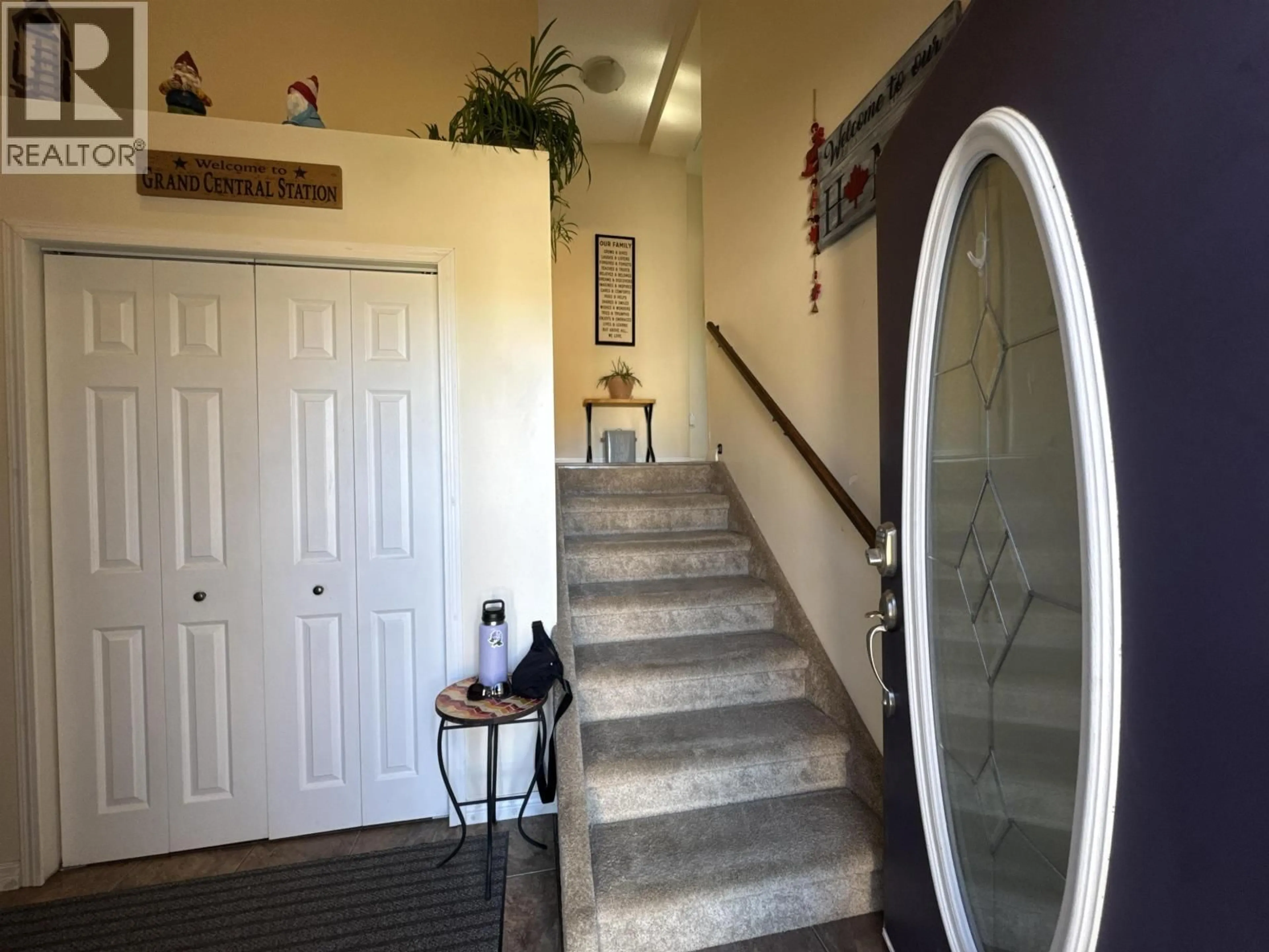 Indoor foyer for 9616 FAIRWAY AVENUE, Taylor British Columbia V0C2K0