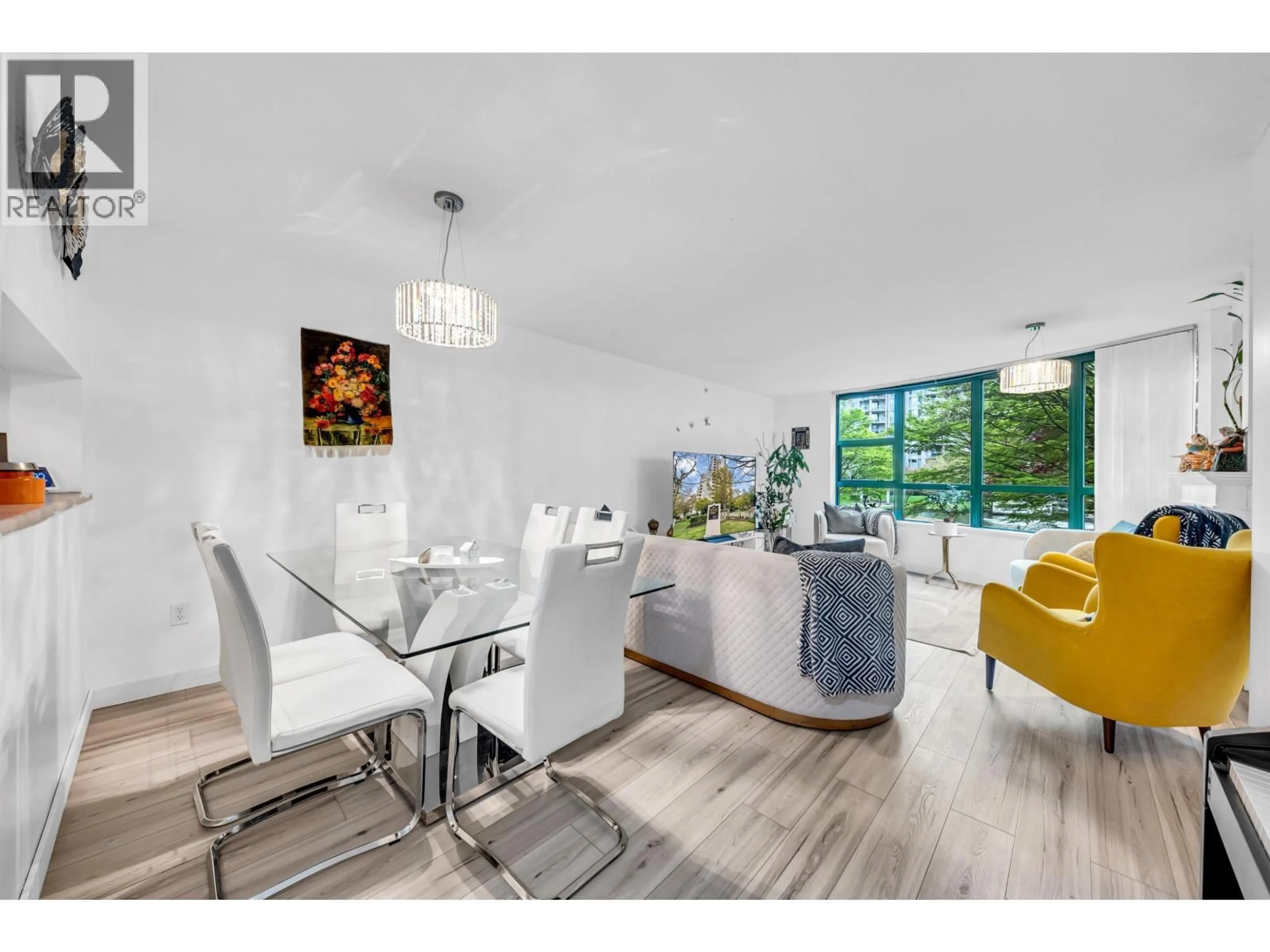 Dining room, wood/laminate floor for 208 - 1196 PIPELINE ROAD, Coquitlam British Columbia V3B7Z6
