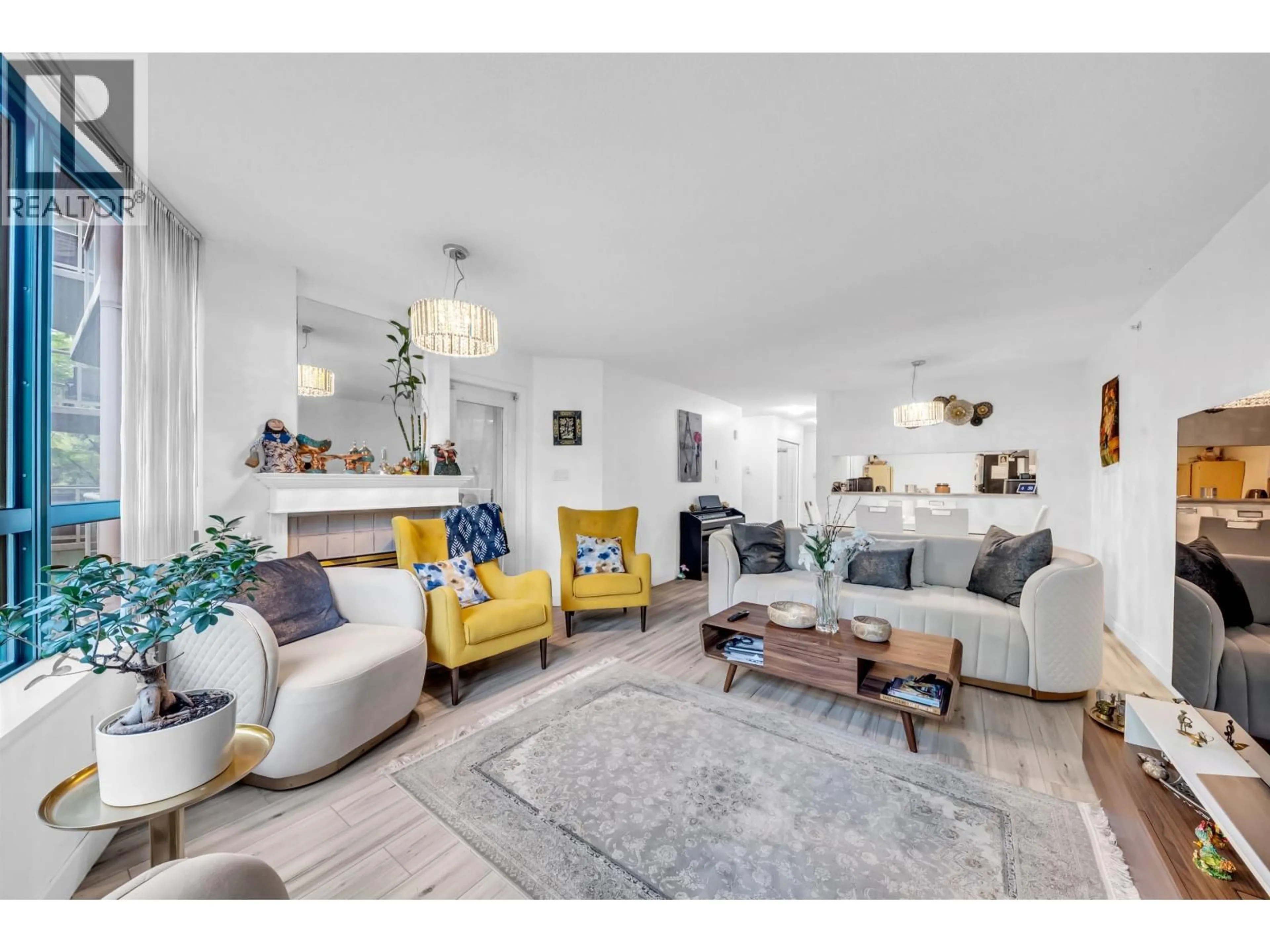 Living room with furniture, unknown for 208 - 1196 PIPELINE ROAD, Coquitlam British Columbia V3B7Z6