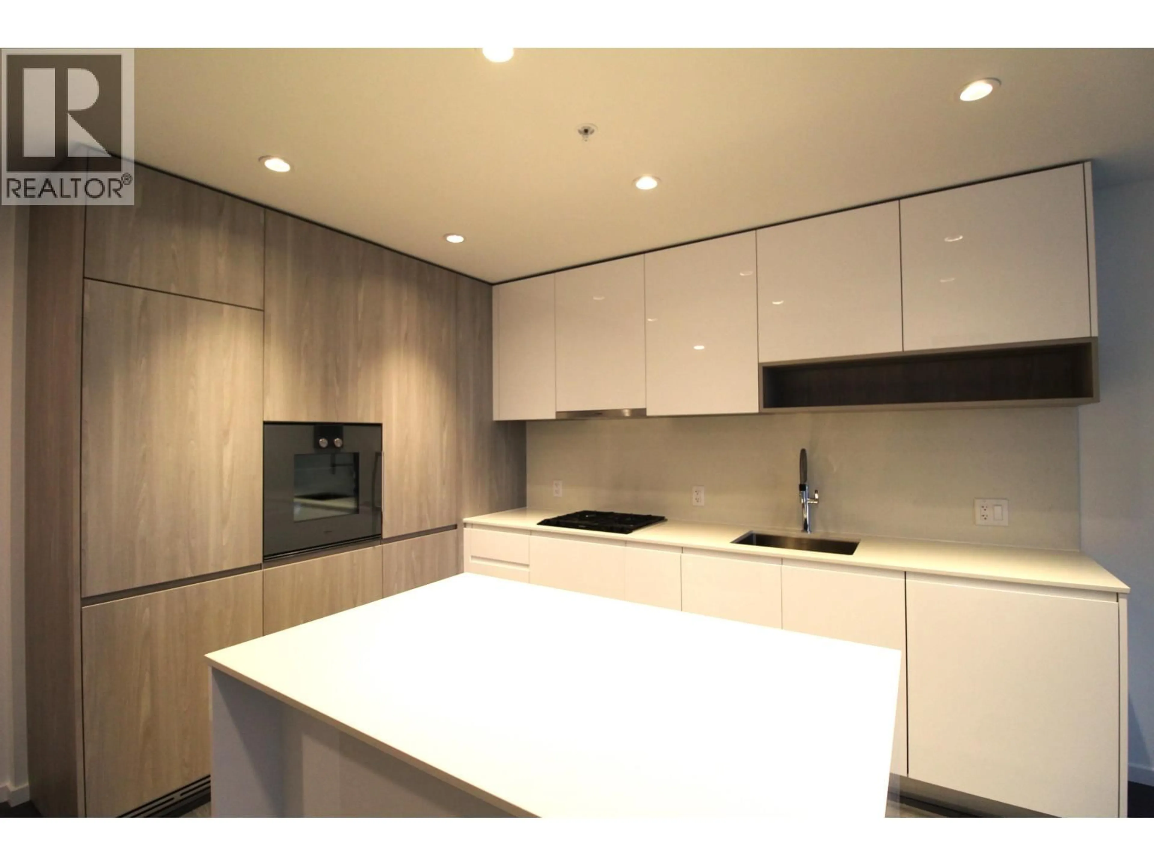 Standard kitchen, unknown for 630 - 6300 MINORU BOULEVARD, Richmond British Columbia V6Y0N1