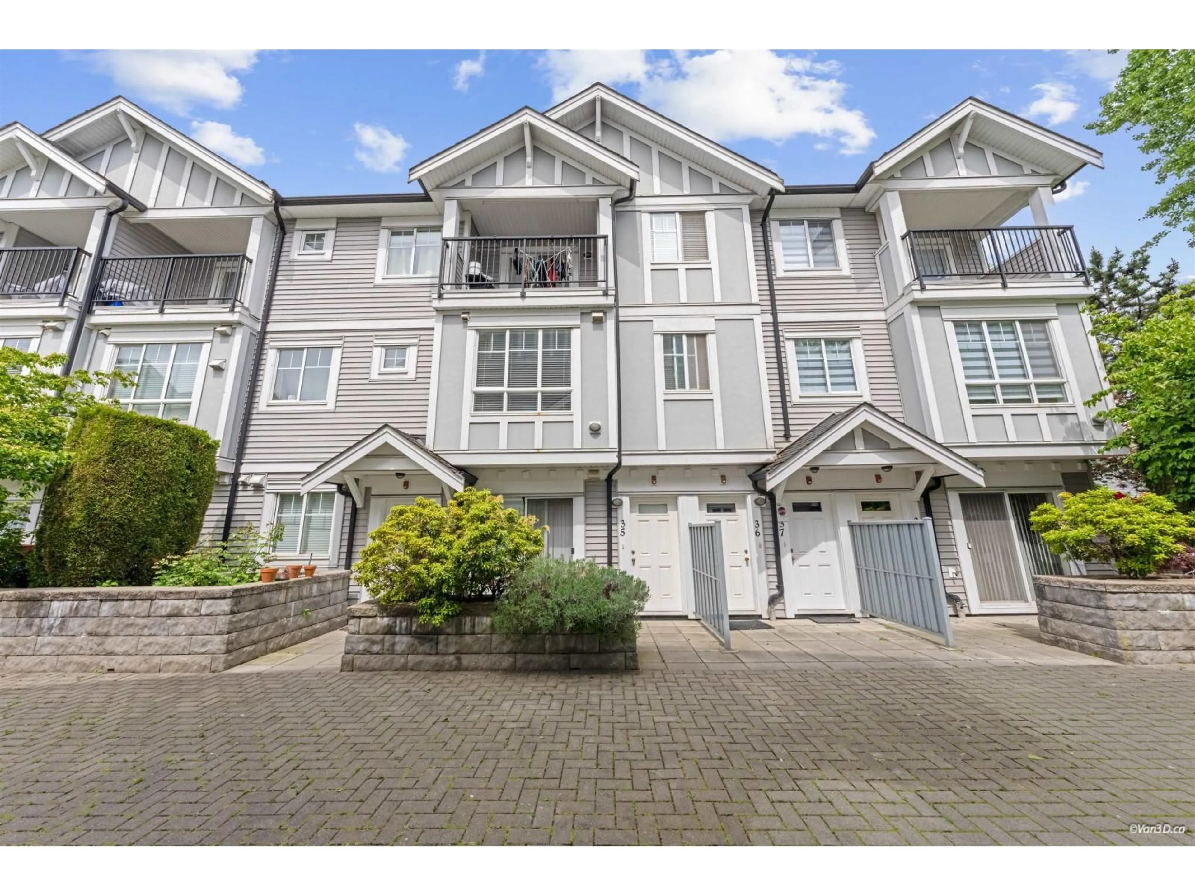A pic from outside/outdoor area/front of a property/back of a property/a pic from drone, unknown for 35 - 13239 OLD YALE ROAD, Surrey British Columbia V3T3C5