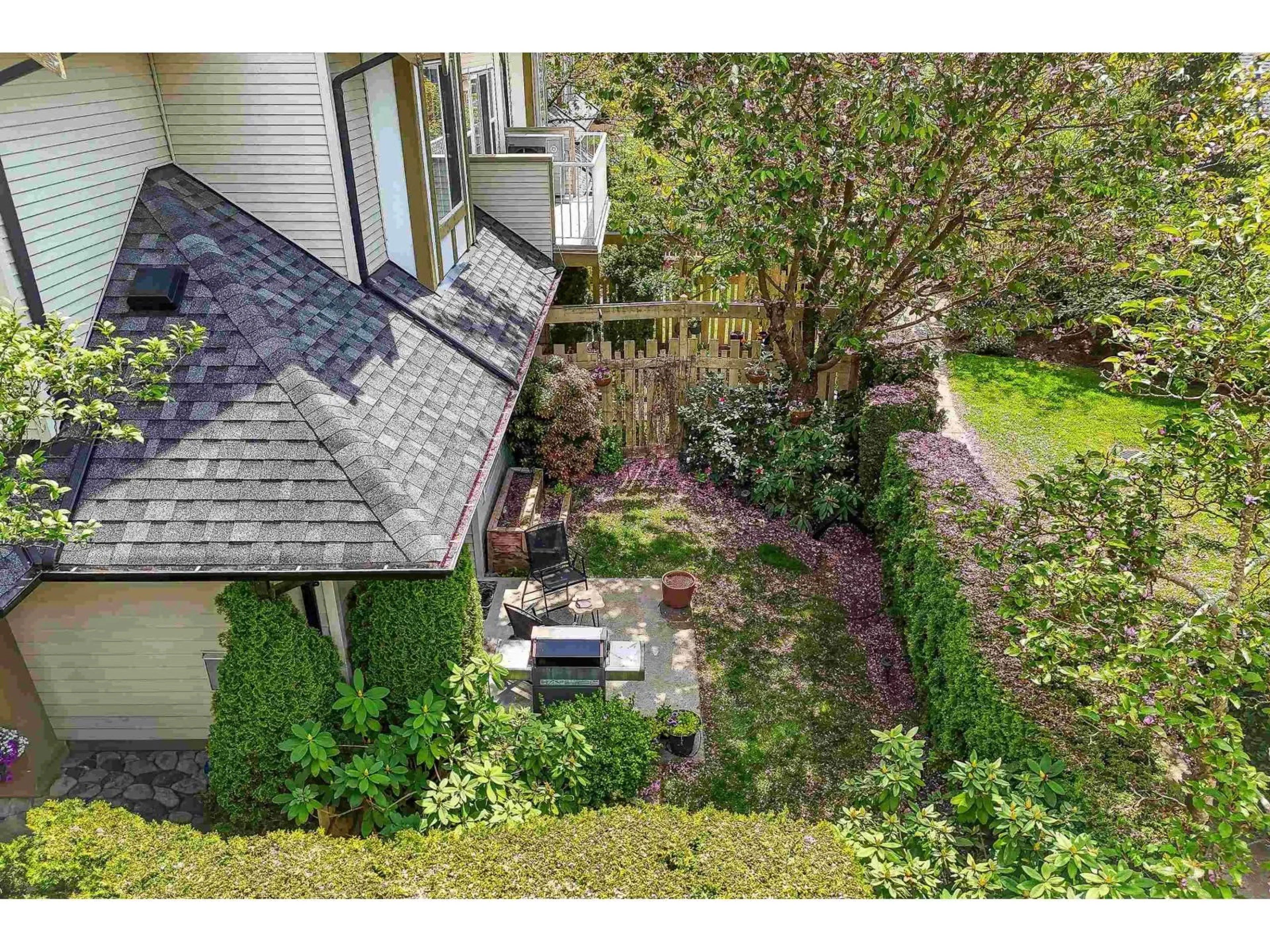 A pic from outside/outdoor area/front of a property/back of a property/a pic from drone, unknown for 45 - 18707 65 AVENUE, Surrey British Columbia V3S9H2