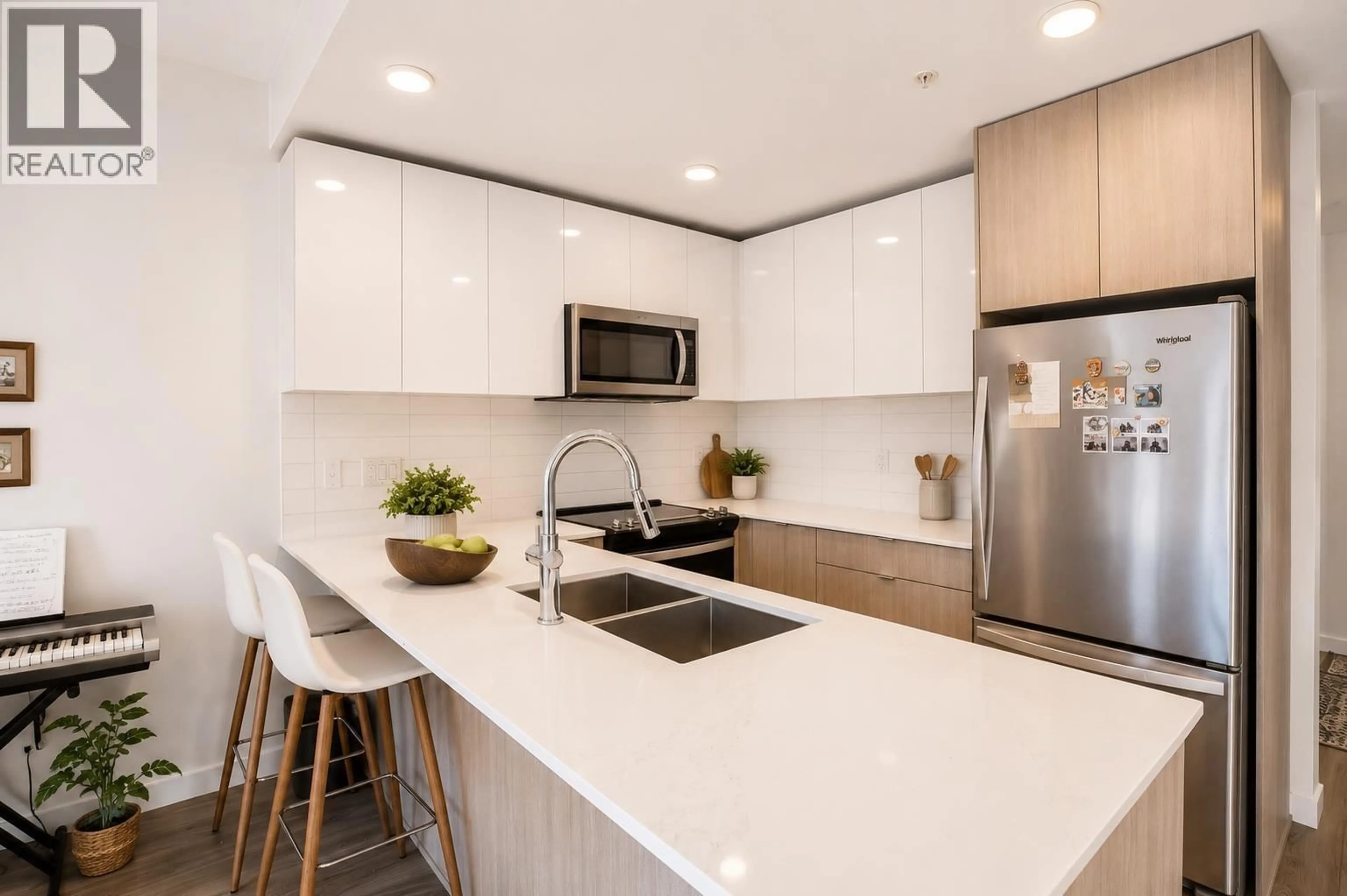 Contemporary kitchen, ceramic/tile floor for 306 - 2236 WELCHER AVENUE, Port Coquitlam British Columbia V3C1X3