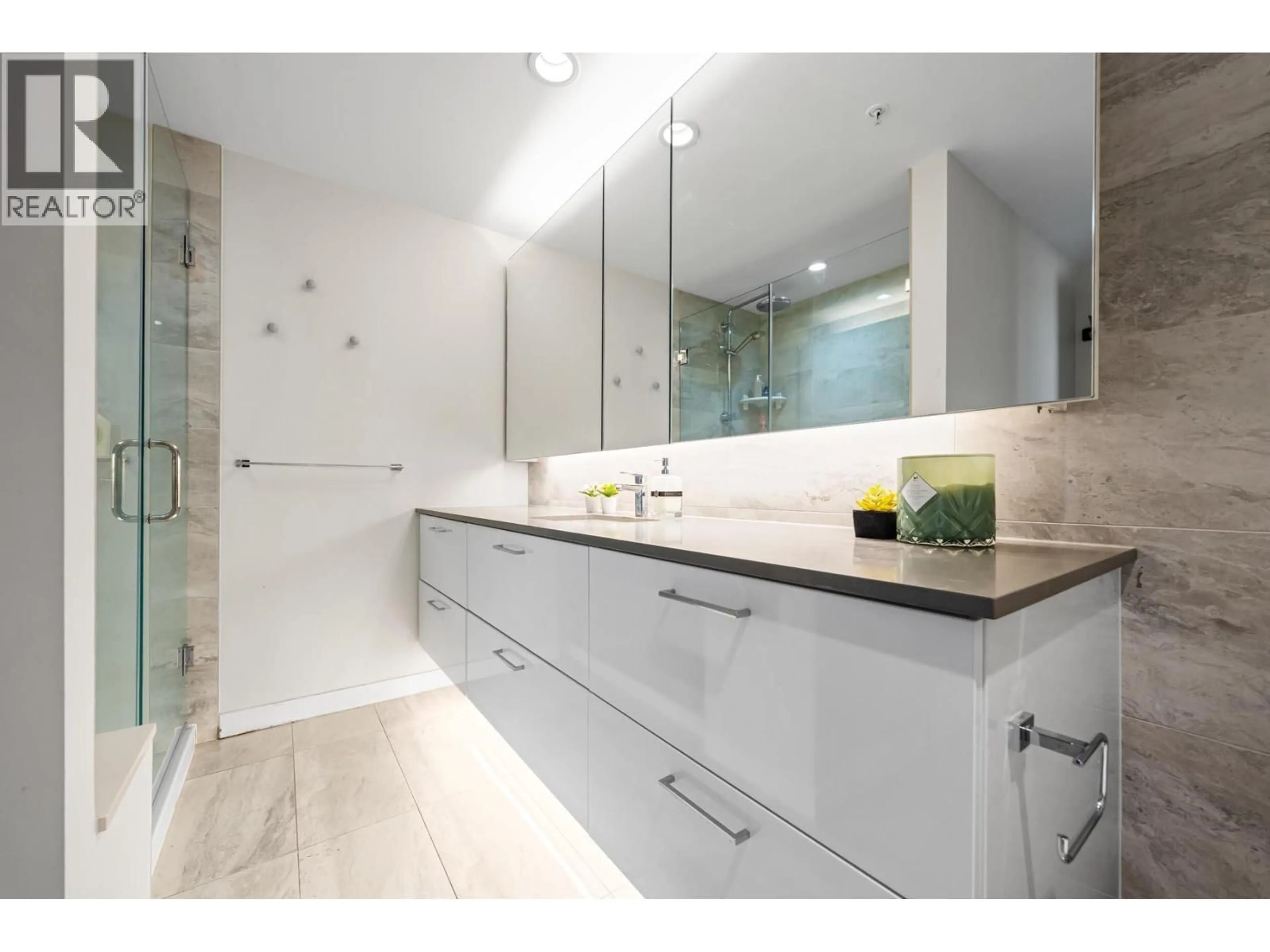 Contemporary bathroom, ceramic/tile floor for 711 - 3699 SEXSMITH ROAD, Richmond British Columbia V6X0W4