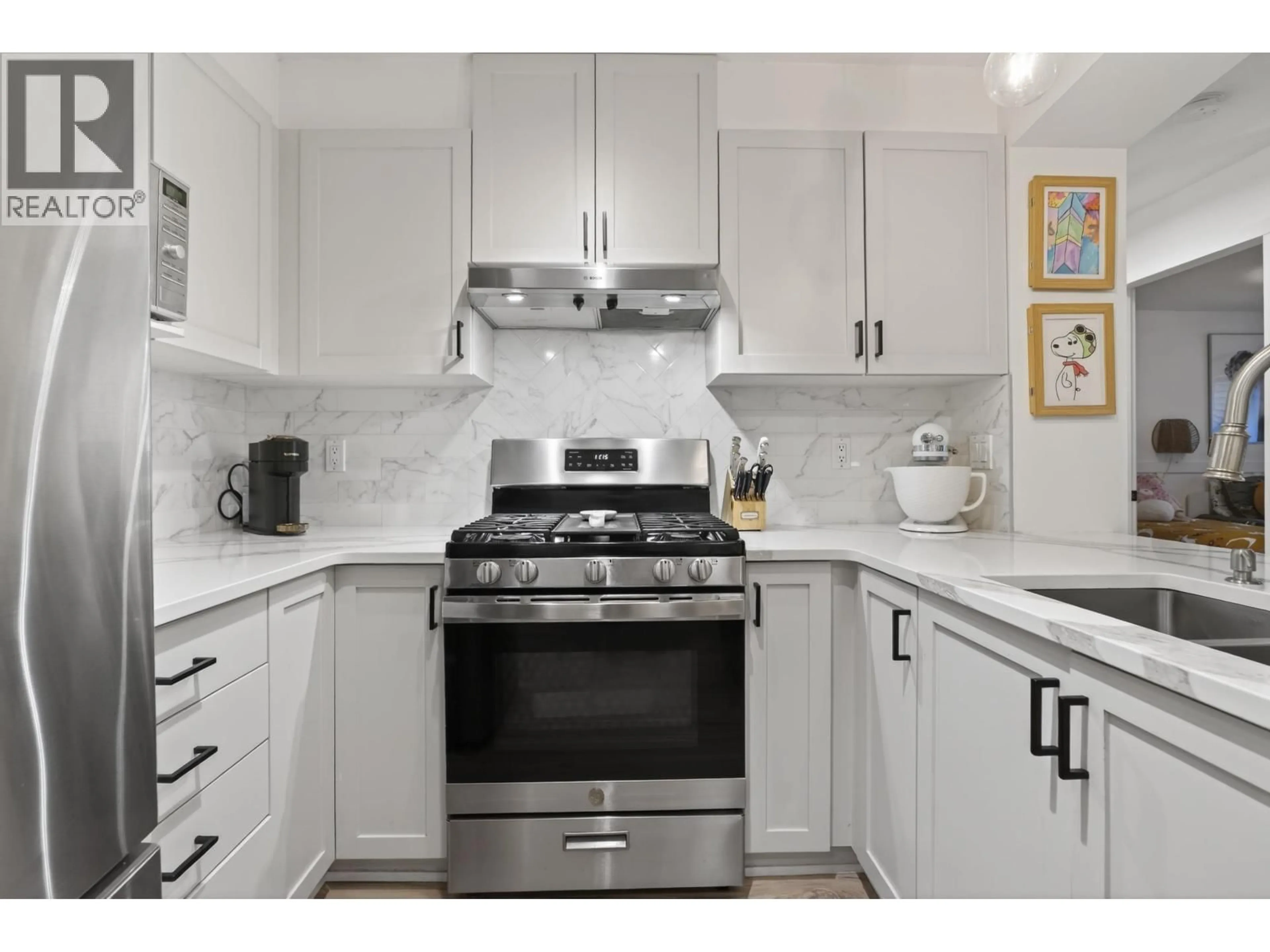 Standard kitchen, ceramic/tile floor for 312 - 2959 SILVER SPRINGS BOULEVARD, Coquitlam British Columbia V3E3S5