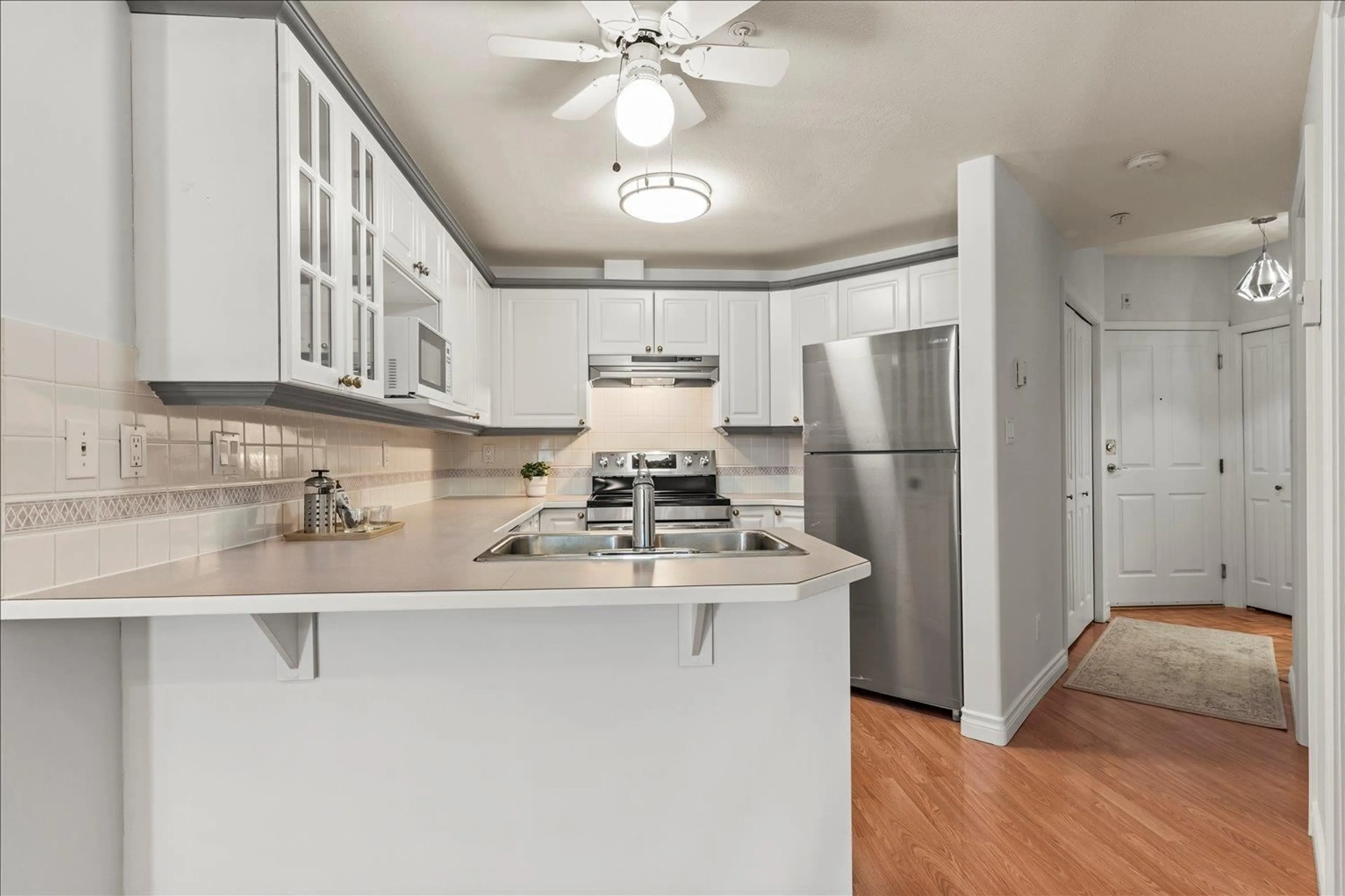 Standard kitchen, unknown for 1201 - 8485 YOUNG ROAD, Chilliwack British Columbia V2P7Y7