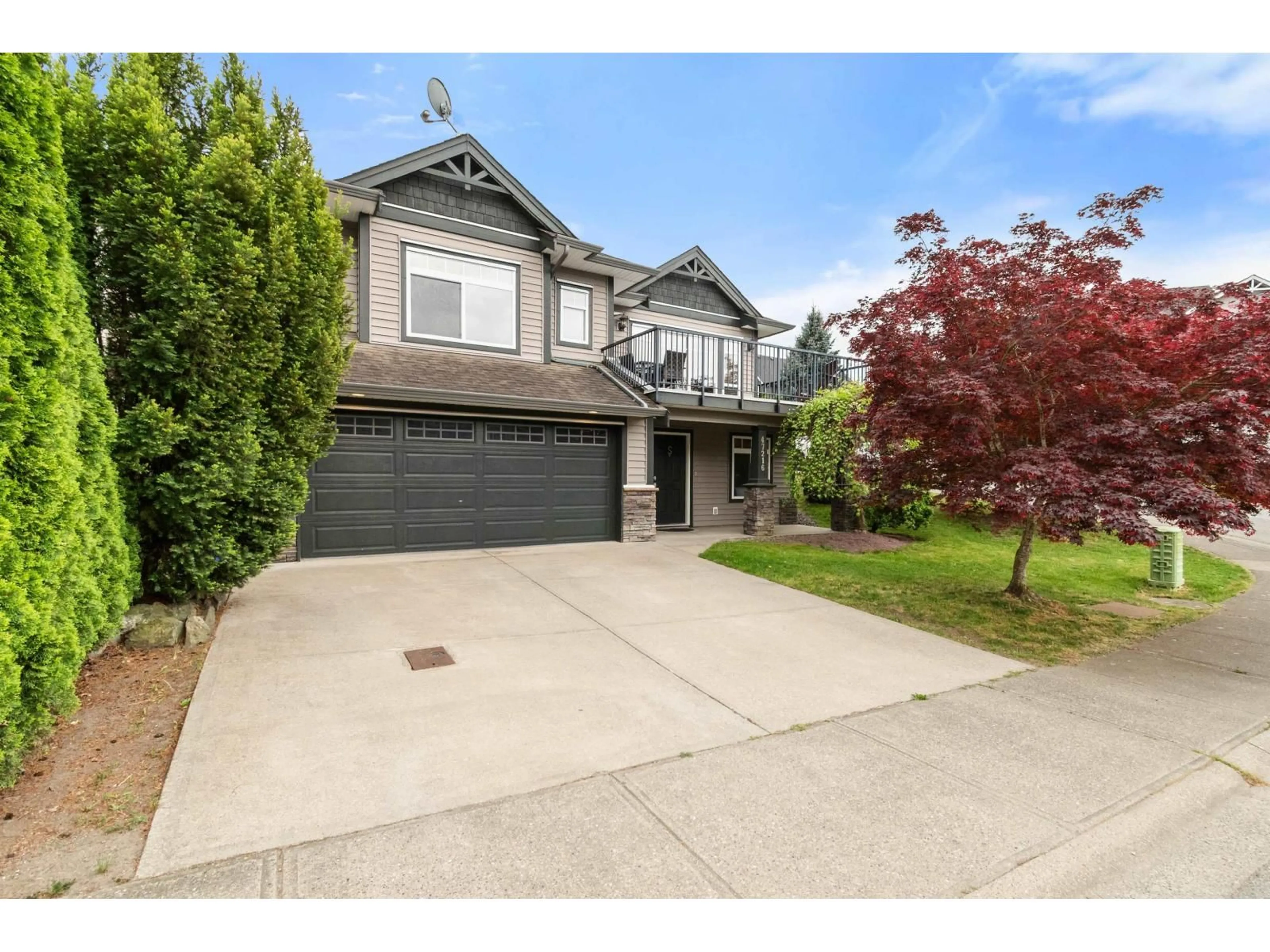 Home with vinyl exterior material, street for 47216 LAUGHINGTON PLACE, Chilliwack British Columbia V2R0J3