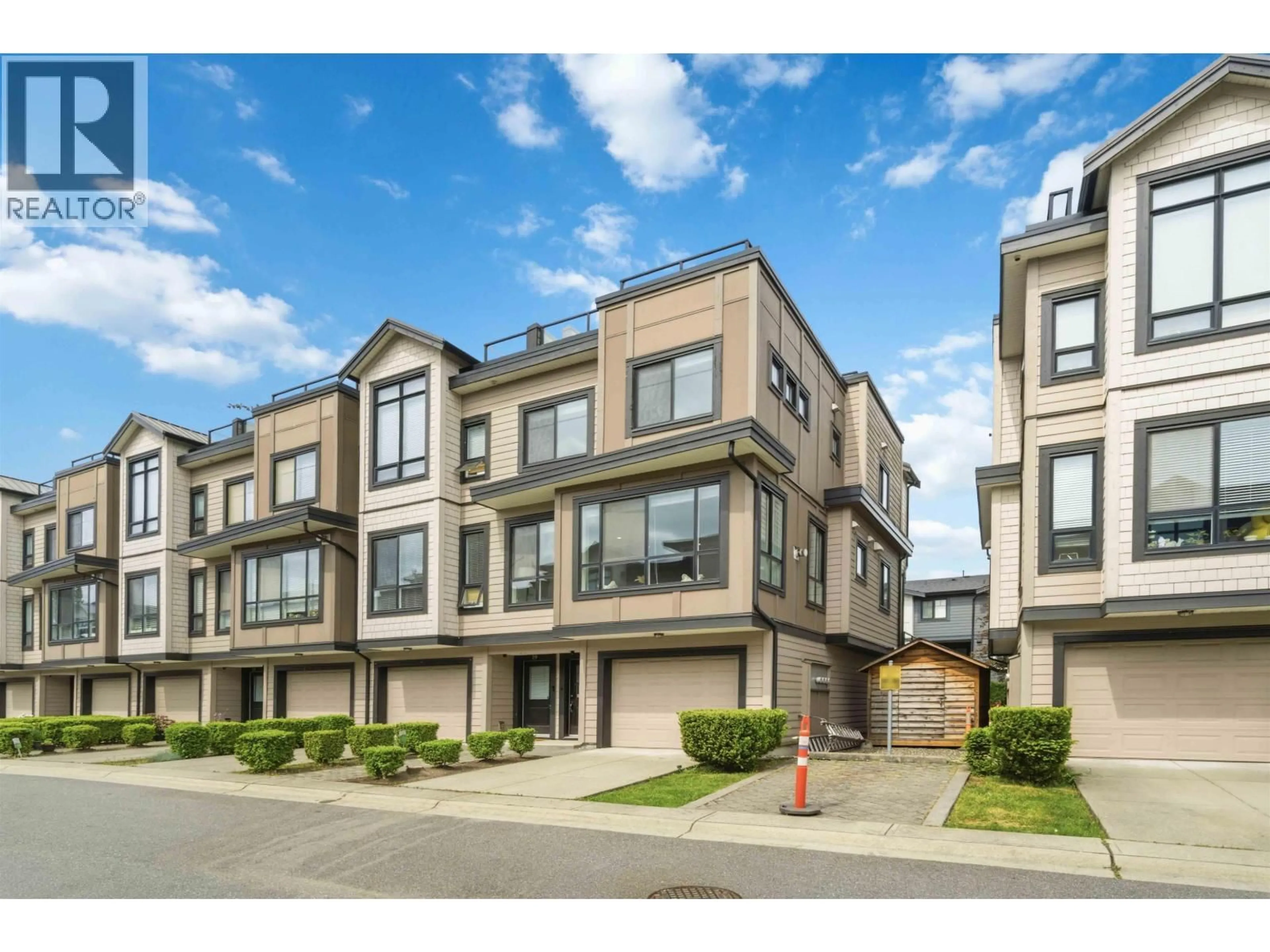 A pic from outside/outdoor area/front of a property/back of a property/a pic from drone, street for 30 - 100 WOOD STREET, New Westminster British Columbia V3M0H6