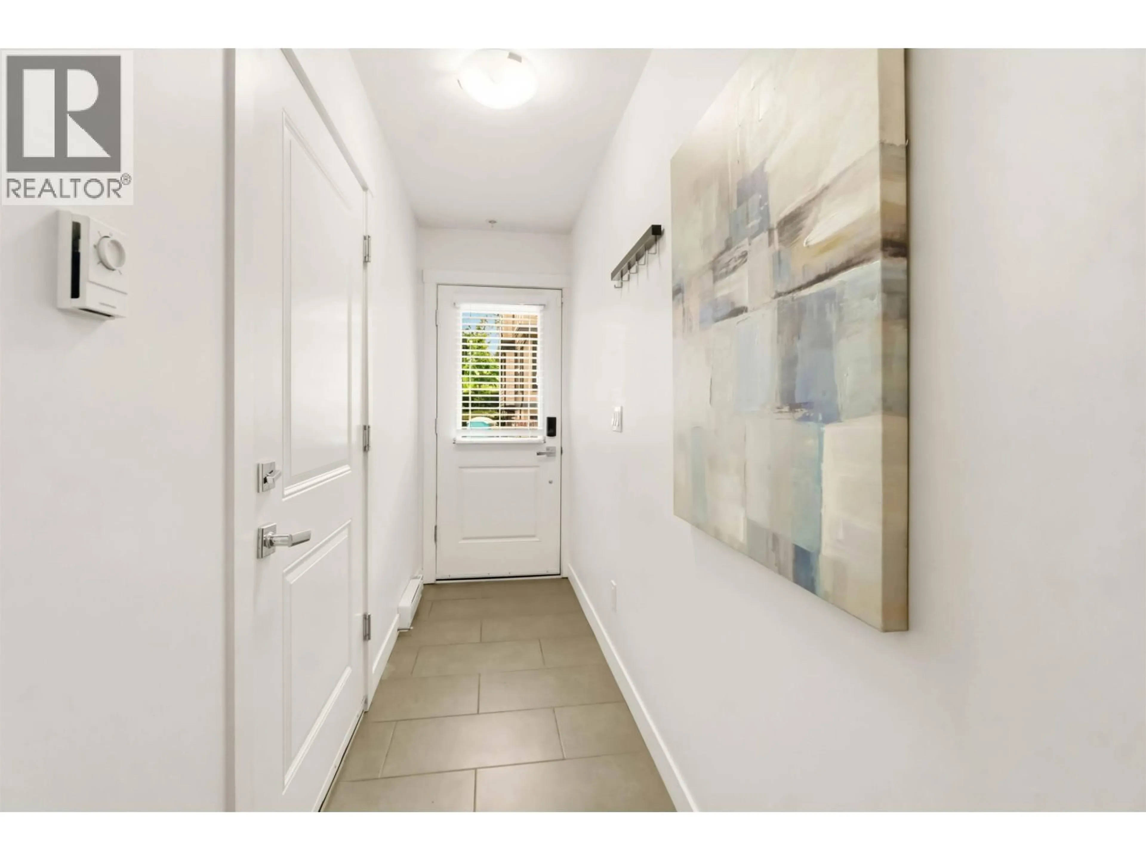 Indoor entryway for 30 - 100 WOOD STREET, New Westminster British Columbia V3M0H6