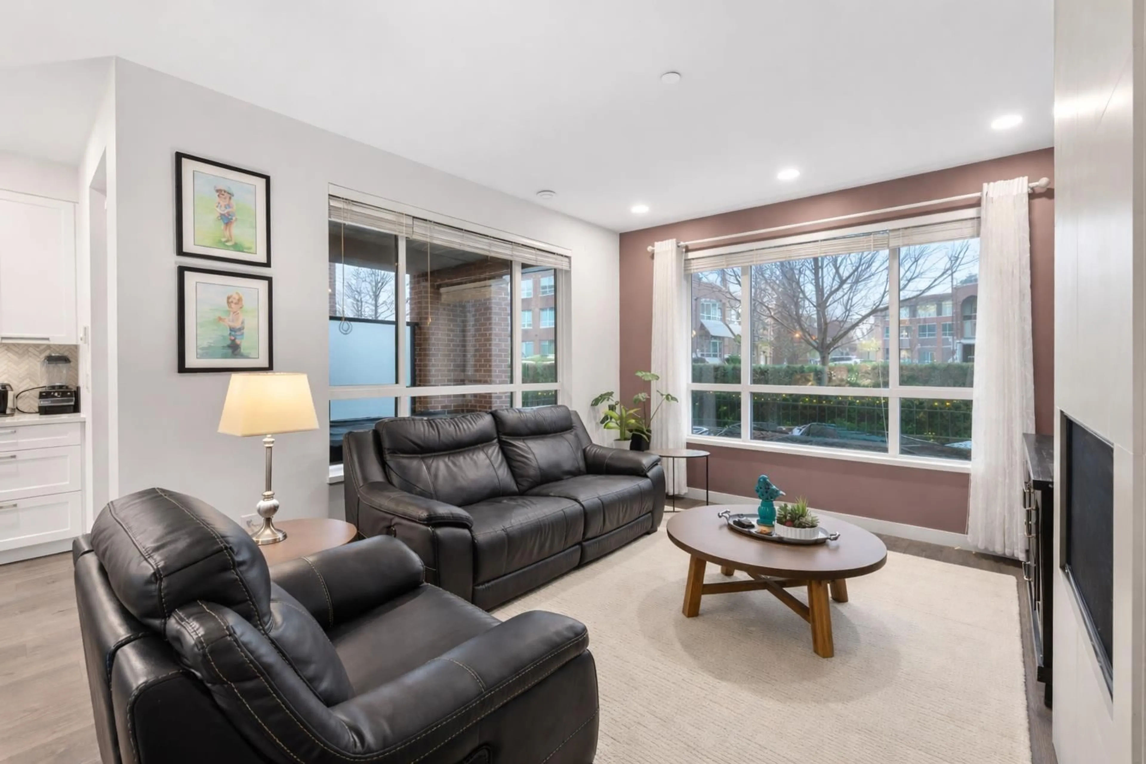 Living room with furniture, unknown for 110 - 33540 MAYFAIR AVENUE, Abbotsford British Columbia V2S0J3