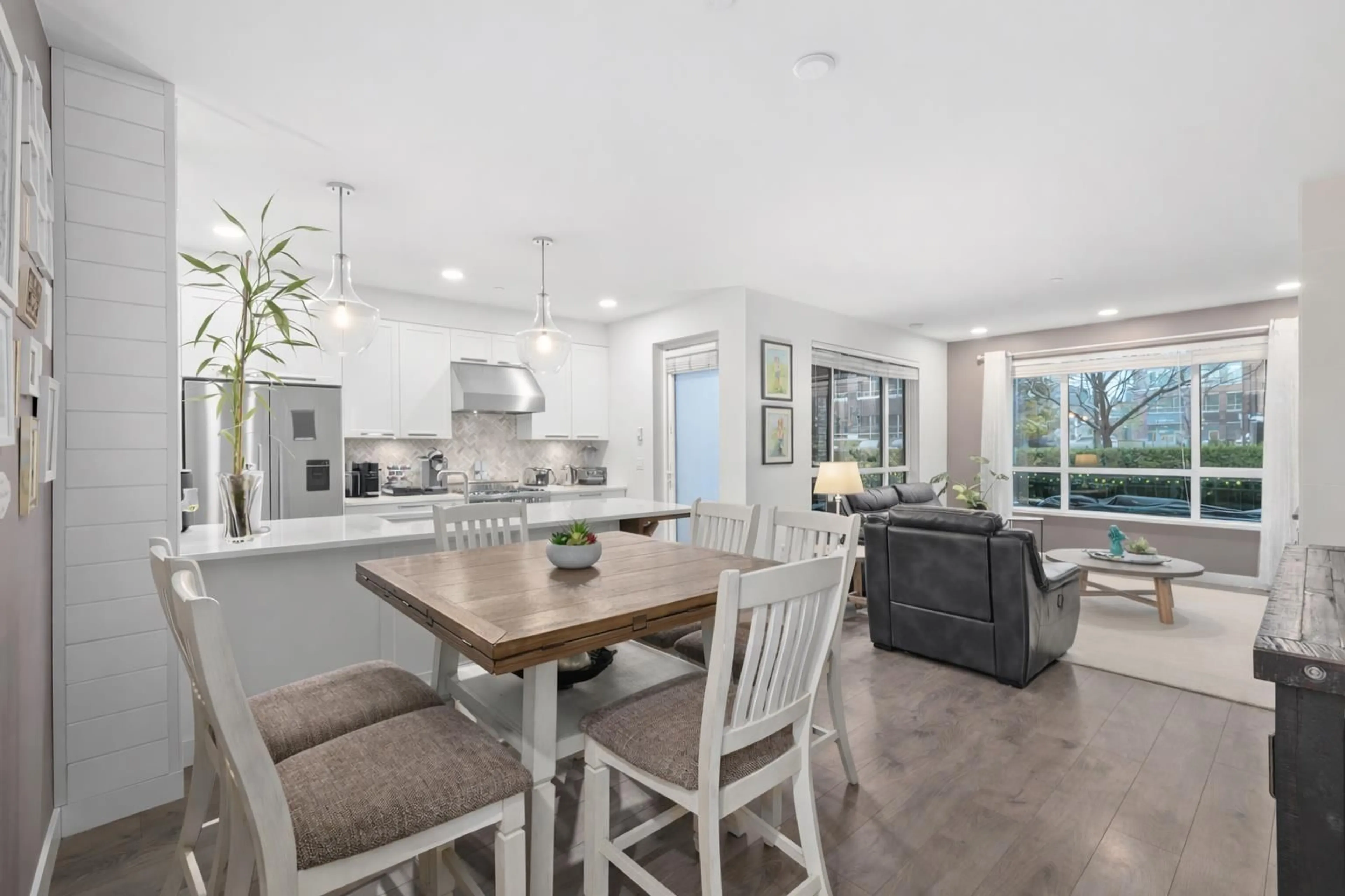 Open concept kitchen, unknown for 110 - 33540 MAYFAIR AVENUE, Abbotsford British Columbia V2S0J3