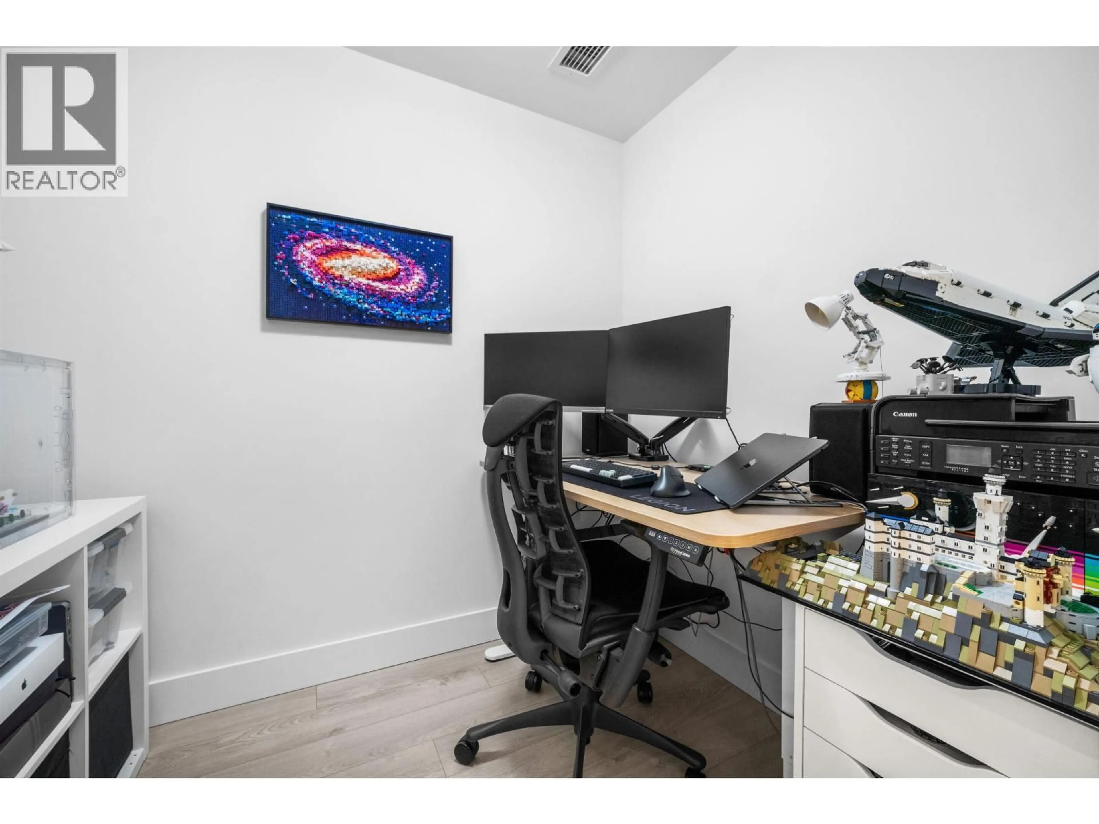 A pic of a room for 2006 - 7388 KINGSWAY, Burnaby British Columbia V3N0G9