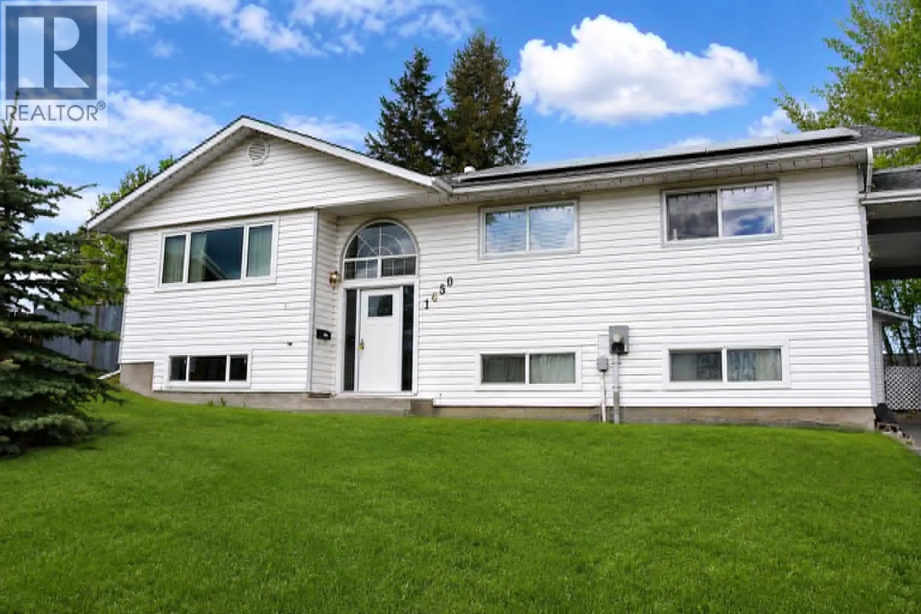 Home with vinyl exterior material, unknown for 1450 FRASER CRESCENT, Prince George British Columbia V2M3Y2