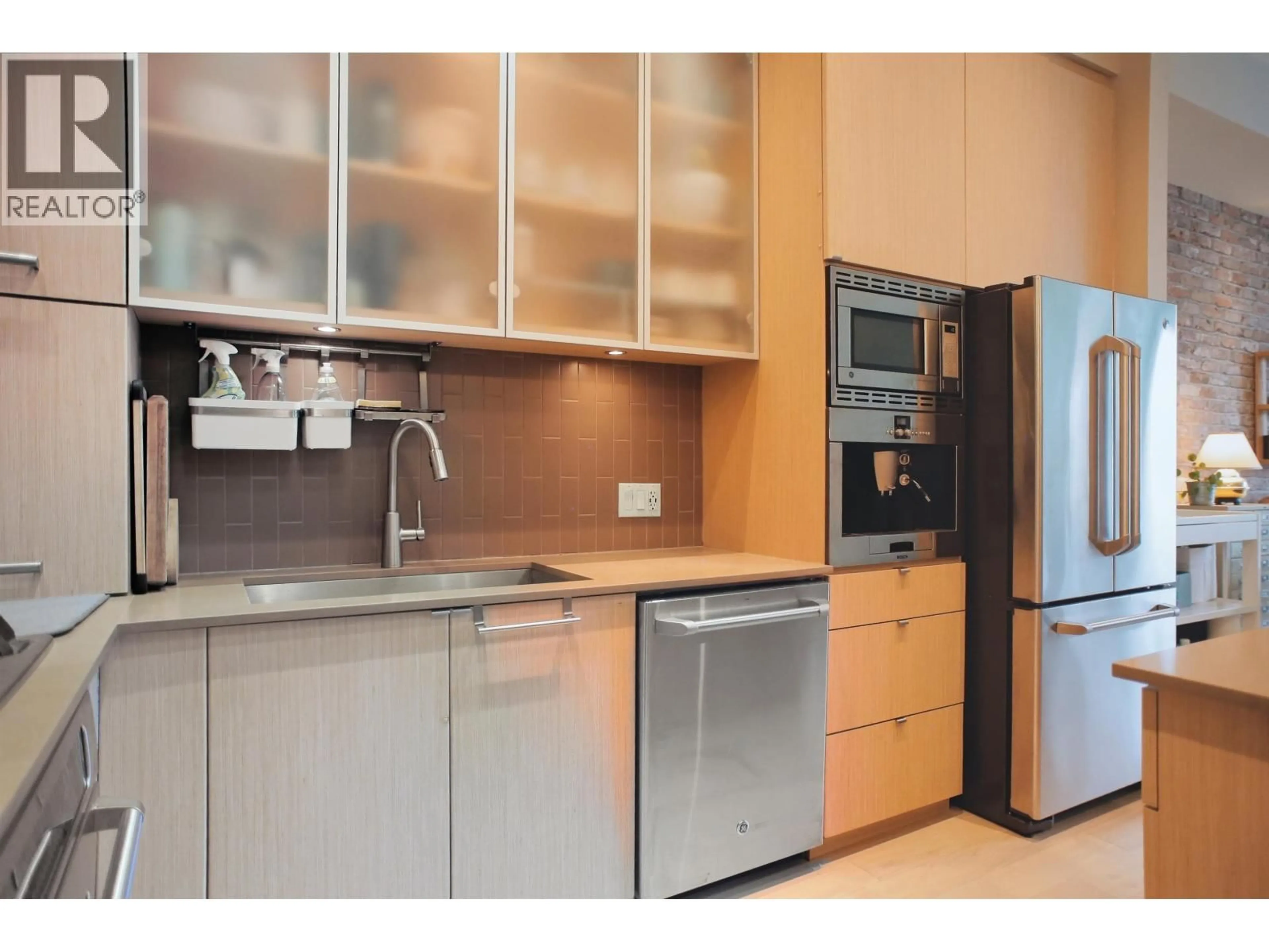 Standard kitchen, unknown for 104 - 260 SALTER STREET, New Westminster British Columbia V3M0J4
