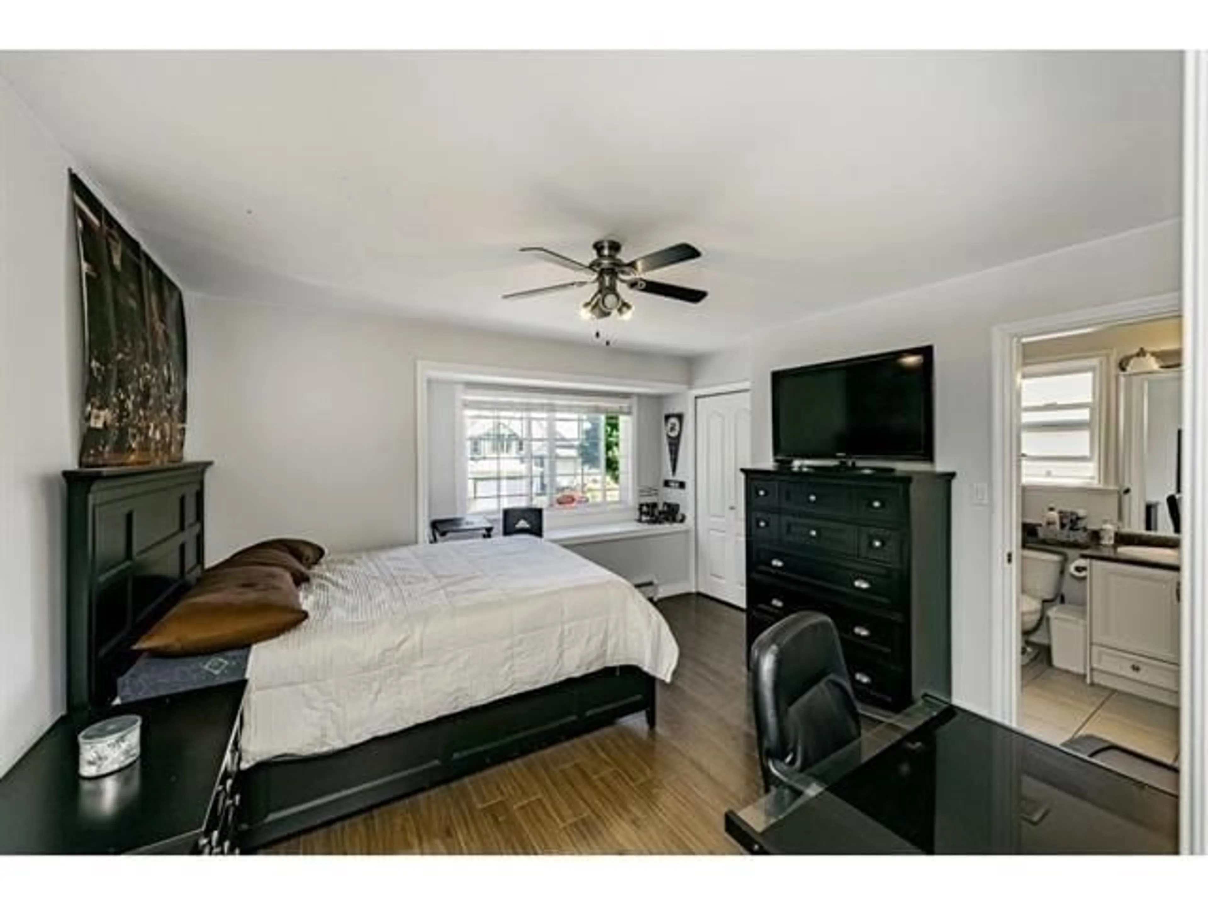 A pic of a room for 7833 147A STREET, Surrey British Columbia V3S2T8