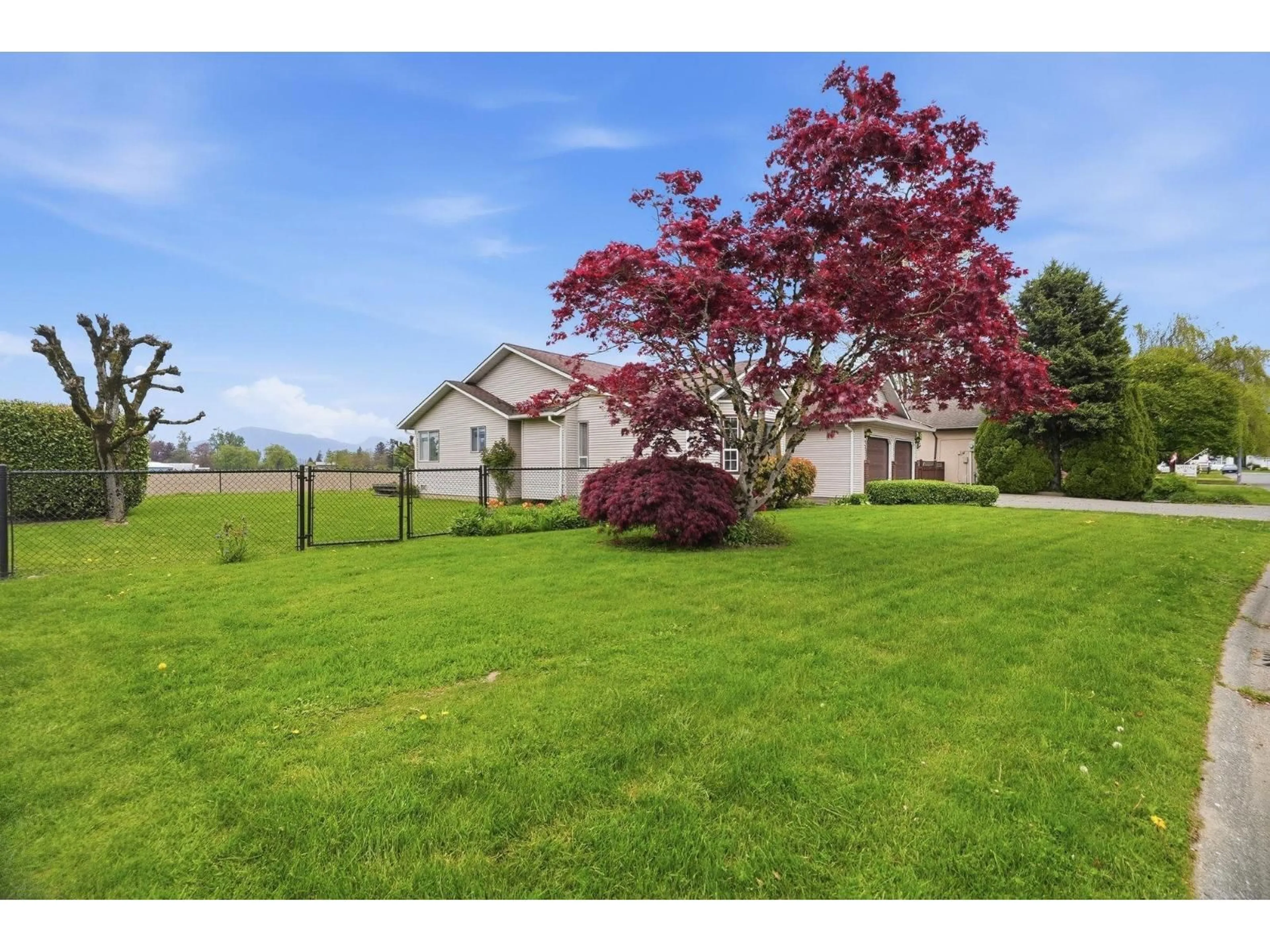 A pic from outside/outdoor area/front of a property/back of a property/a pic from drone, unknown for 46337 CHRISTINA DRIVE, Chilliwack British Columbia V2R2B5