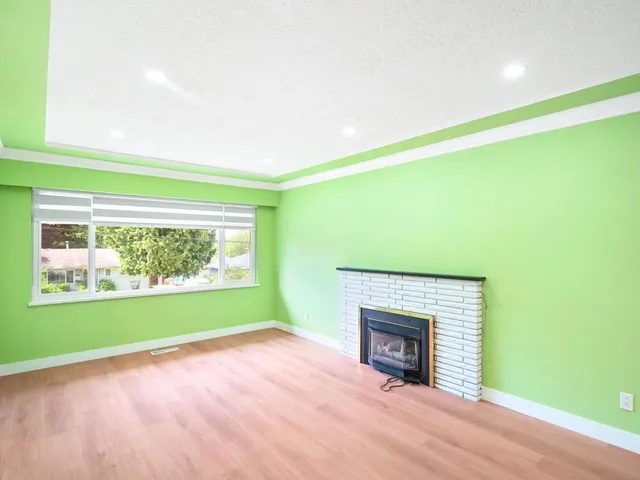 14935 KEW DRIVE, Surrey 4