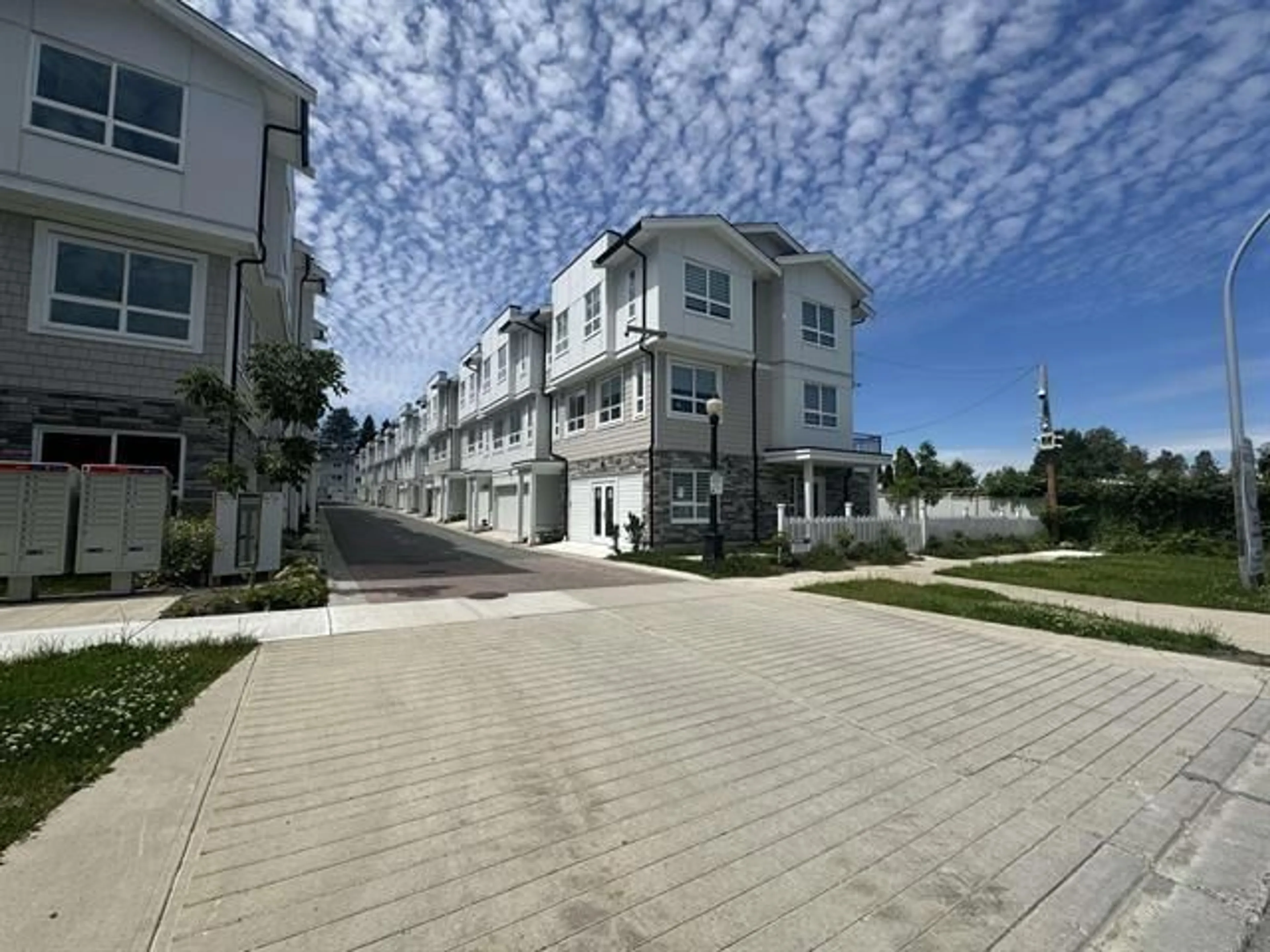 Unknown for 32 - 8181 135A STREET, Surrey British Columbia V3W3N8