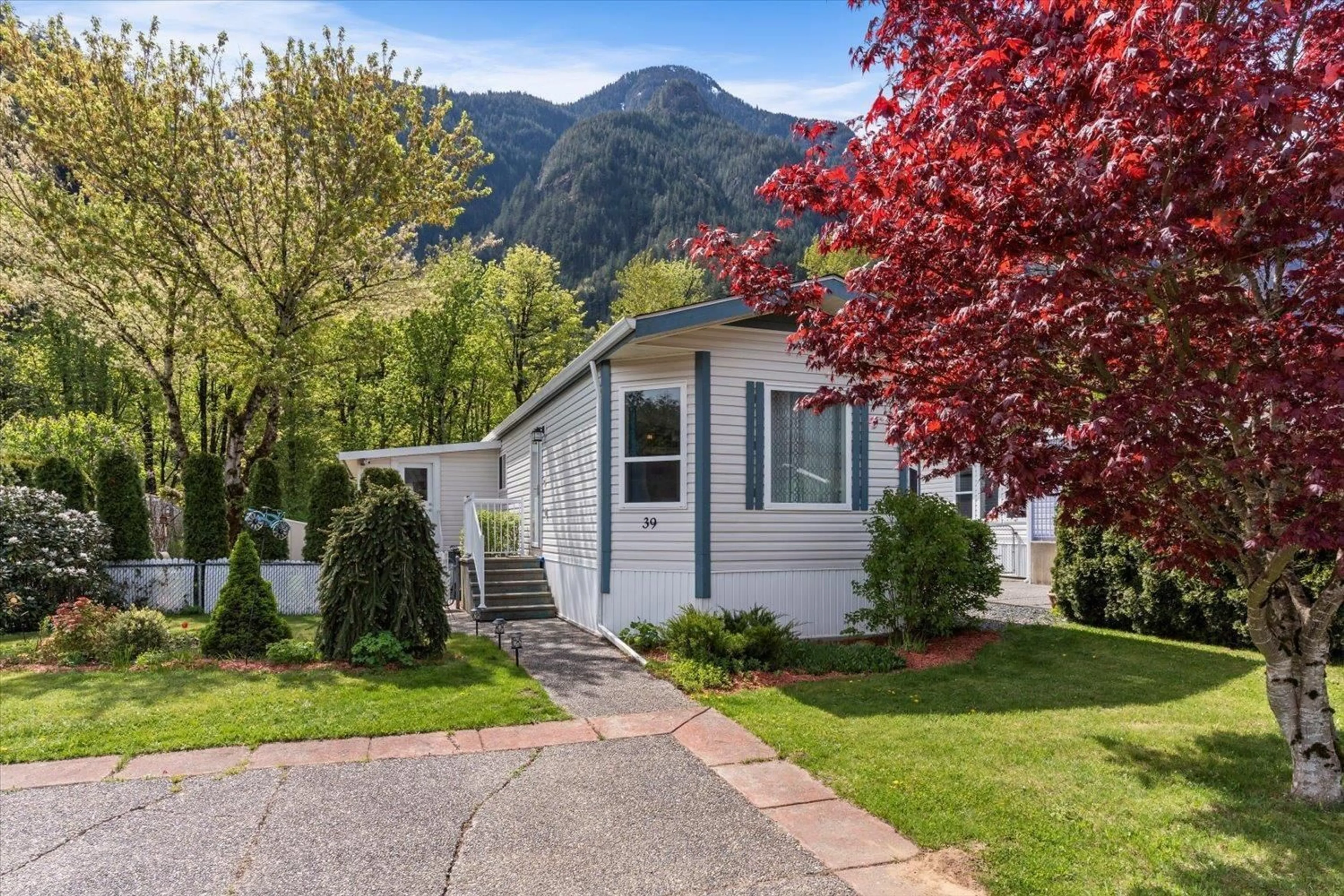 Home with vinyl exterior material, mountain view for 39 - 62790 FLOOD HOPE ROAD, Hope British Columbia V0X1L2