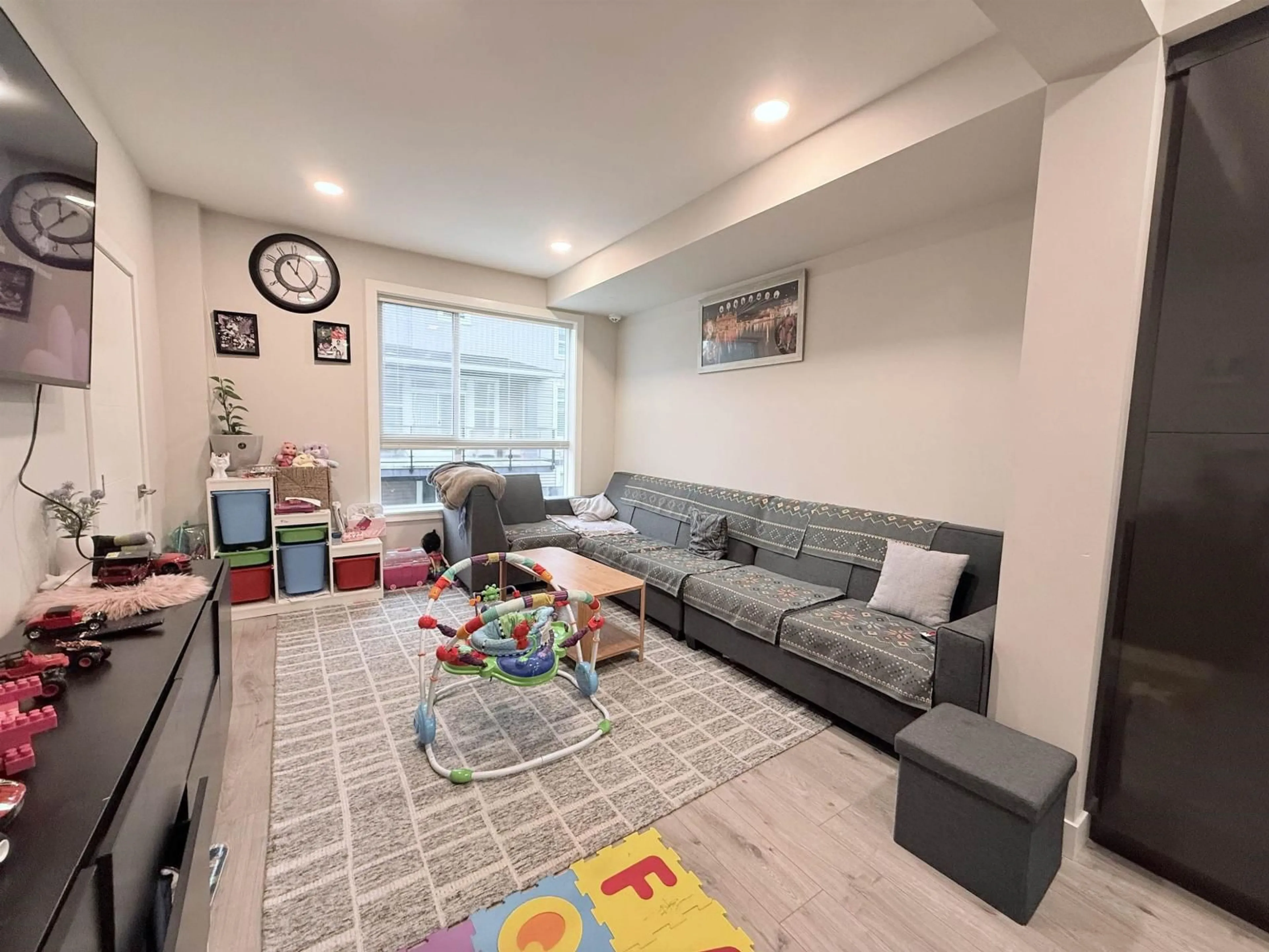 Living room with furniture, unknown for 79 - 8413 MIDTOWN WAY, Chilliwack British Columbia V2P0G7
