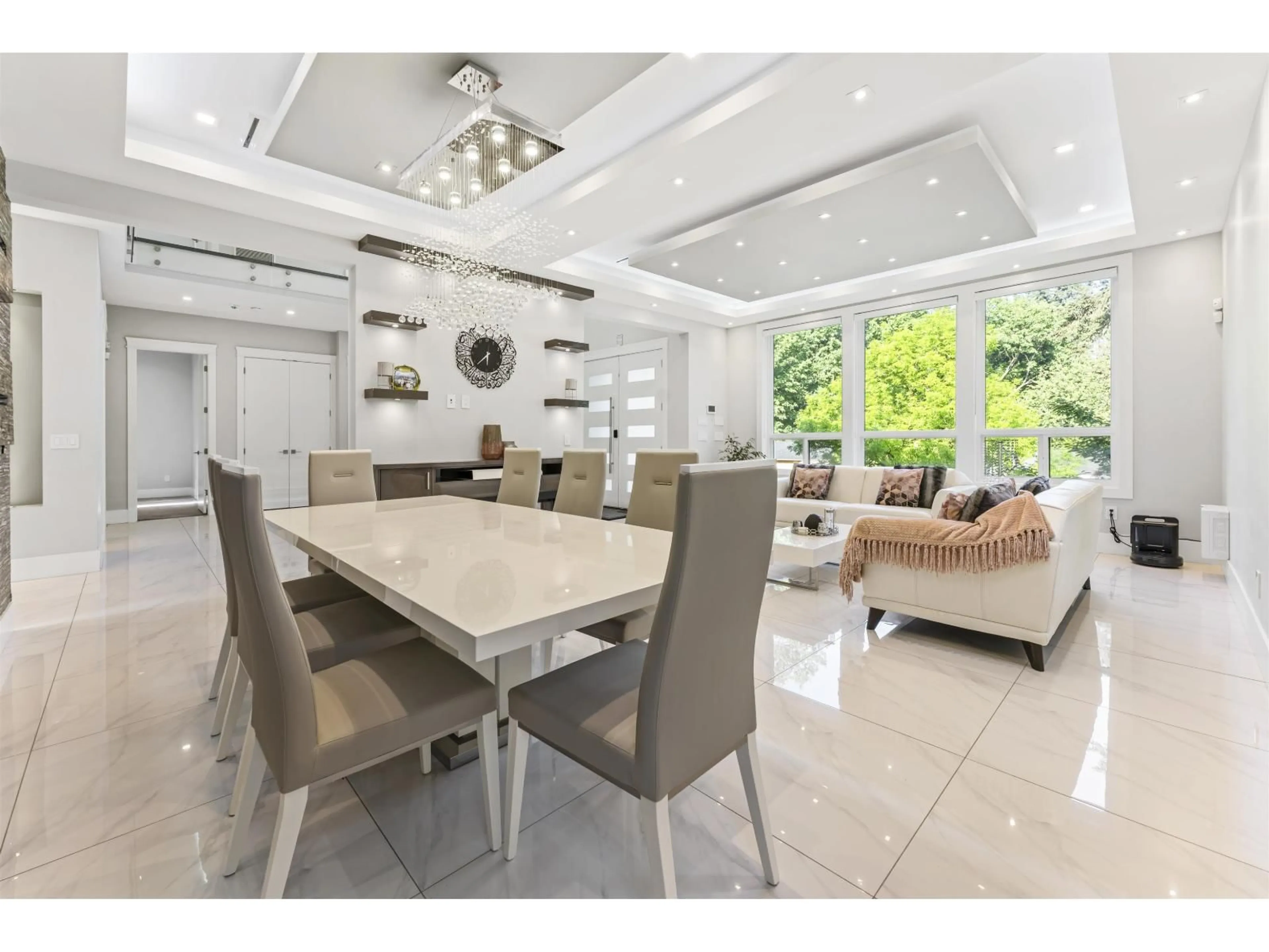 Dining room, ceramic/tile floor for 7585 143 STREET, Surrey British Columbia V3W5P2