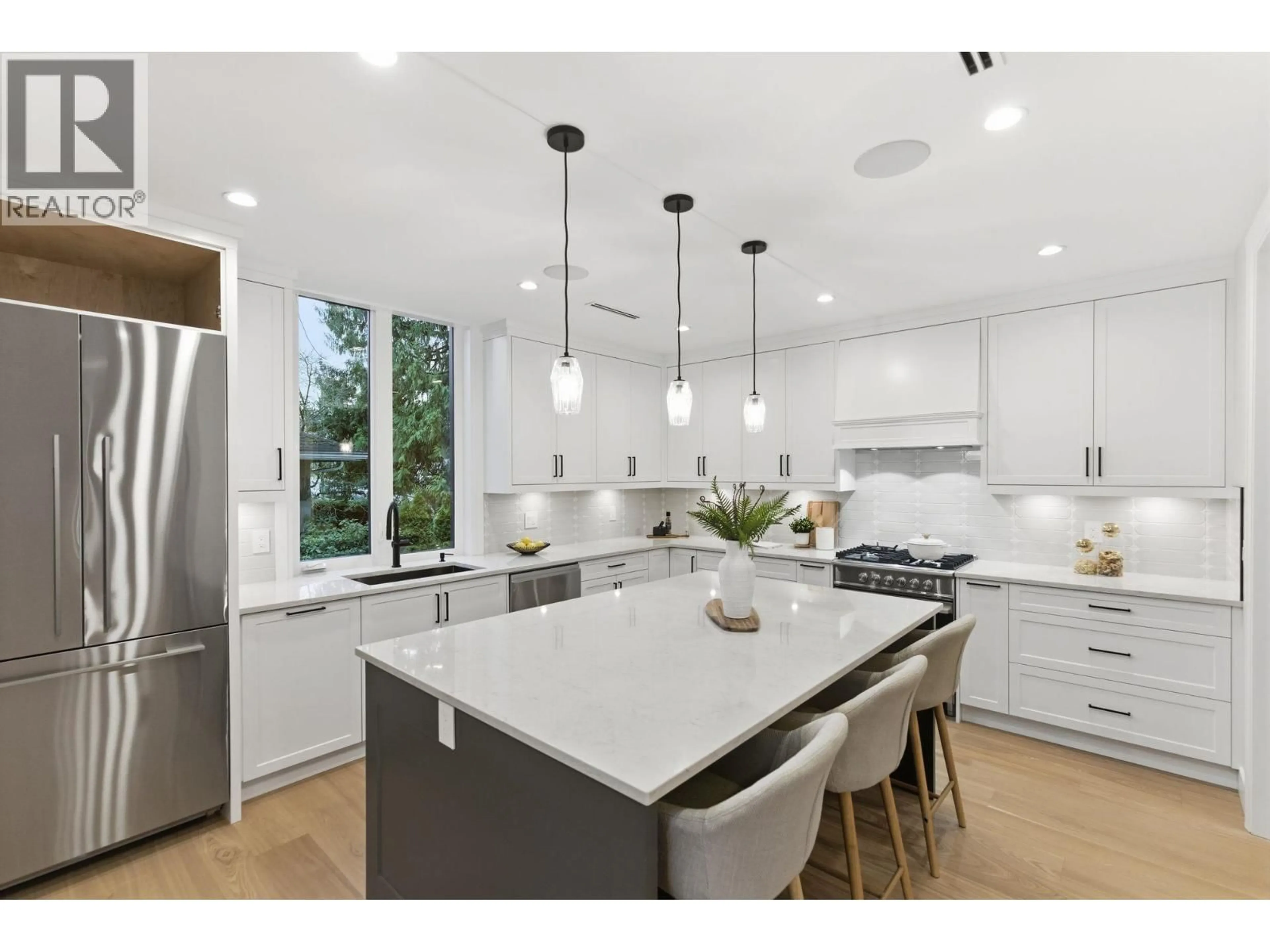 Open concept kitchen, unknown for 2 - 8408 17TH AVENUE, Burnaby British Columbia V3N1N2