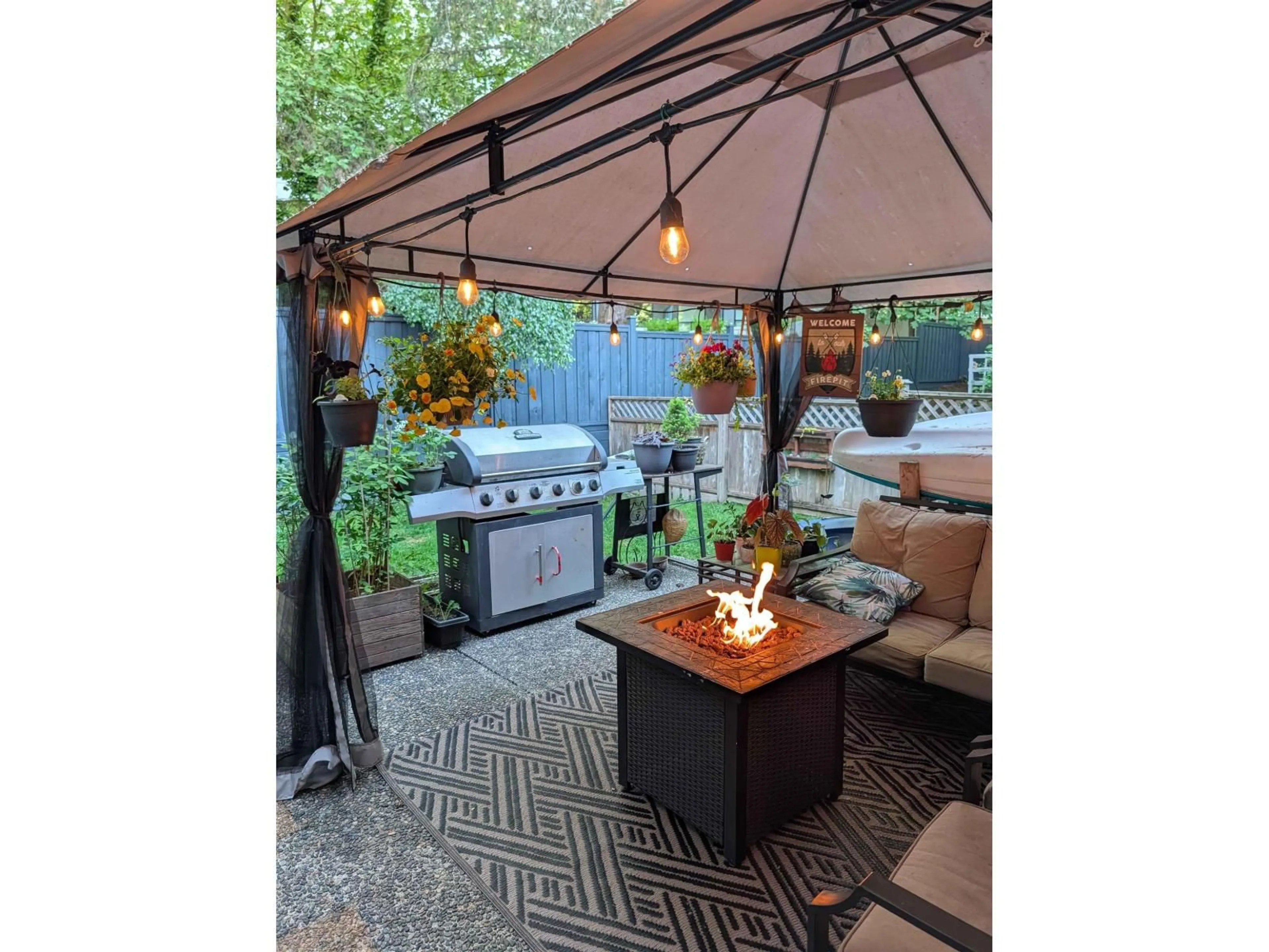 Patio, street for 6217 GREENSIDE DRIVE EAST, Surrey British Columbia V3S5M8
