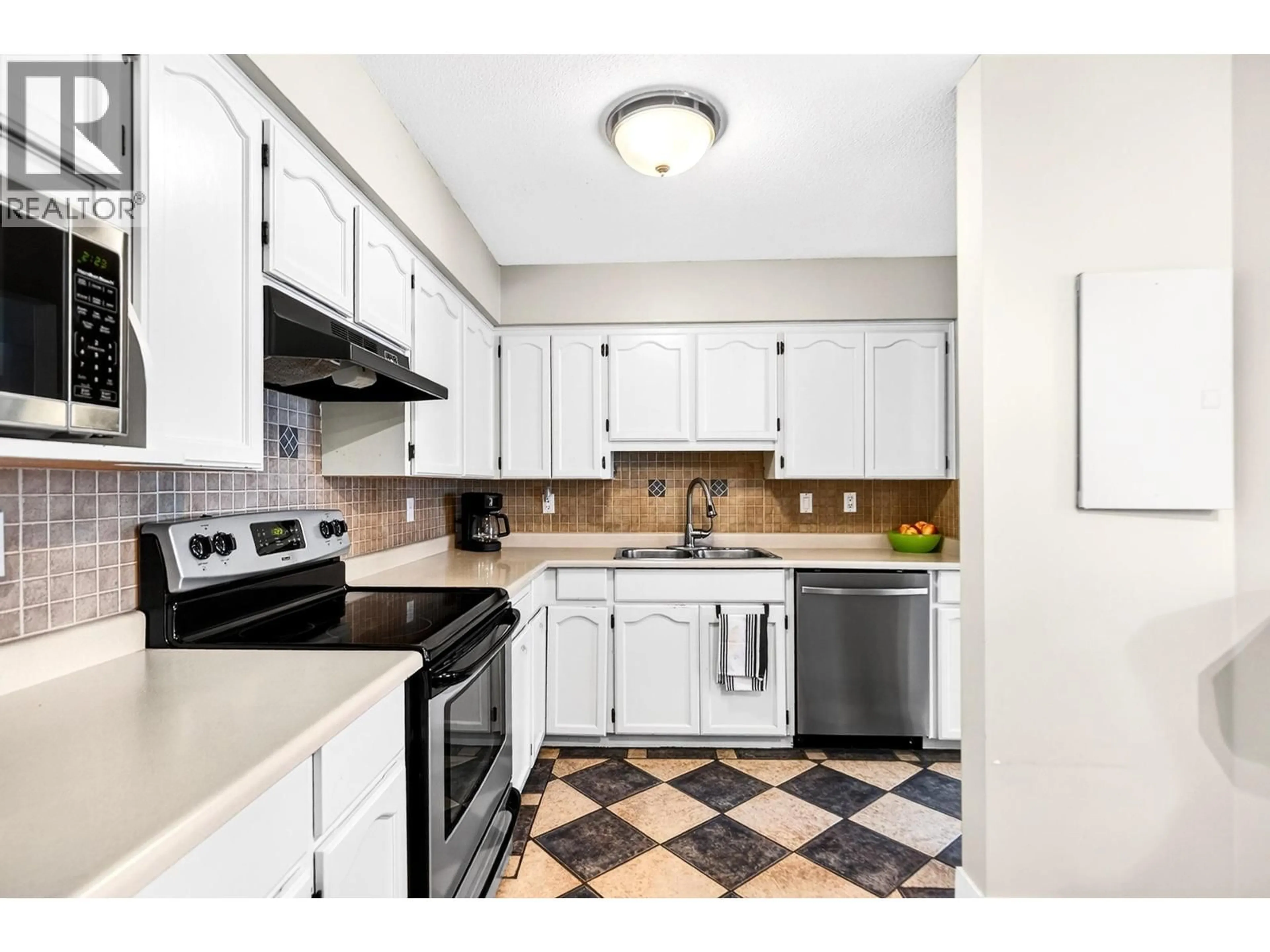 Standard kitchen, ceramic/tile floor for 101 - 22275 123 AVENUE, Maple Ridge British Columbia V2X4E1