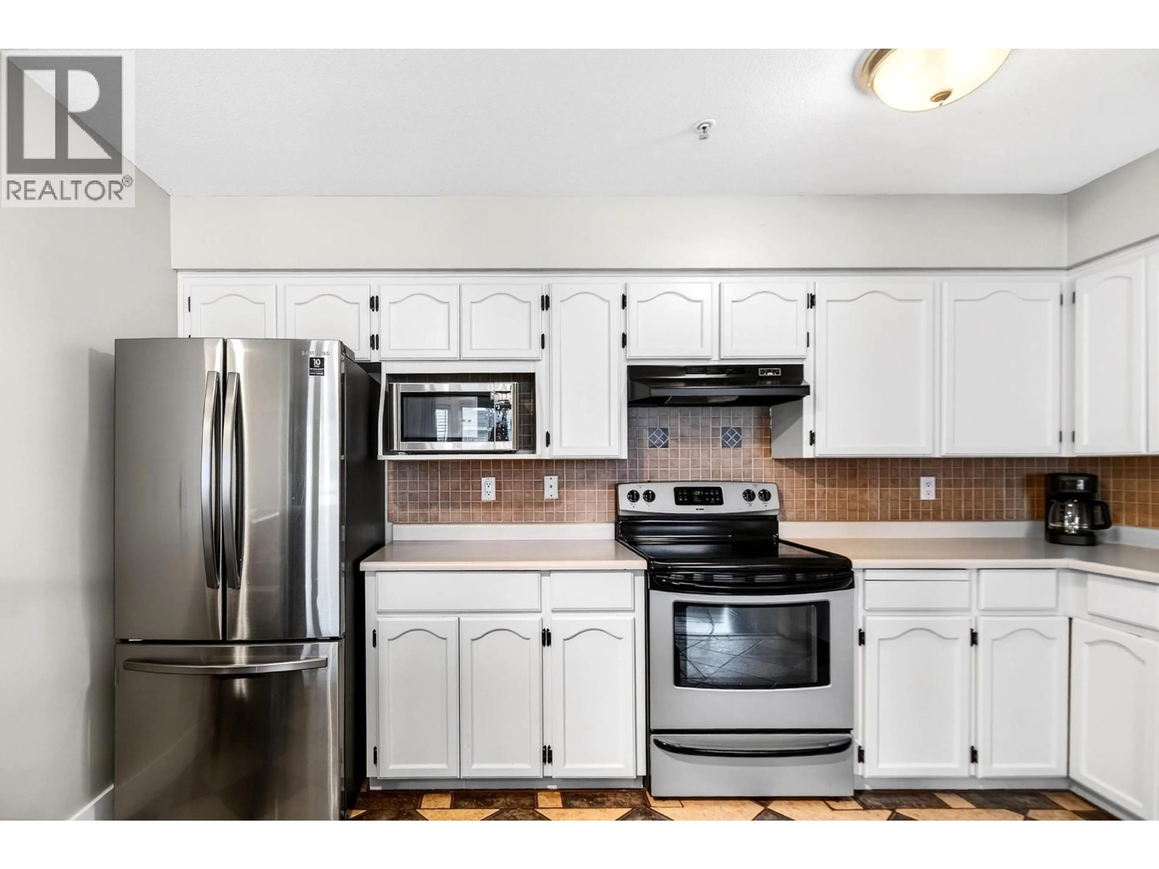 Standard kitchen, unknown for 101 - 22275 123 AVENUE, Maple Ridge British Columbia V2X4E1
