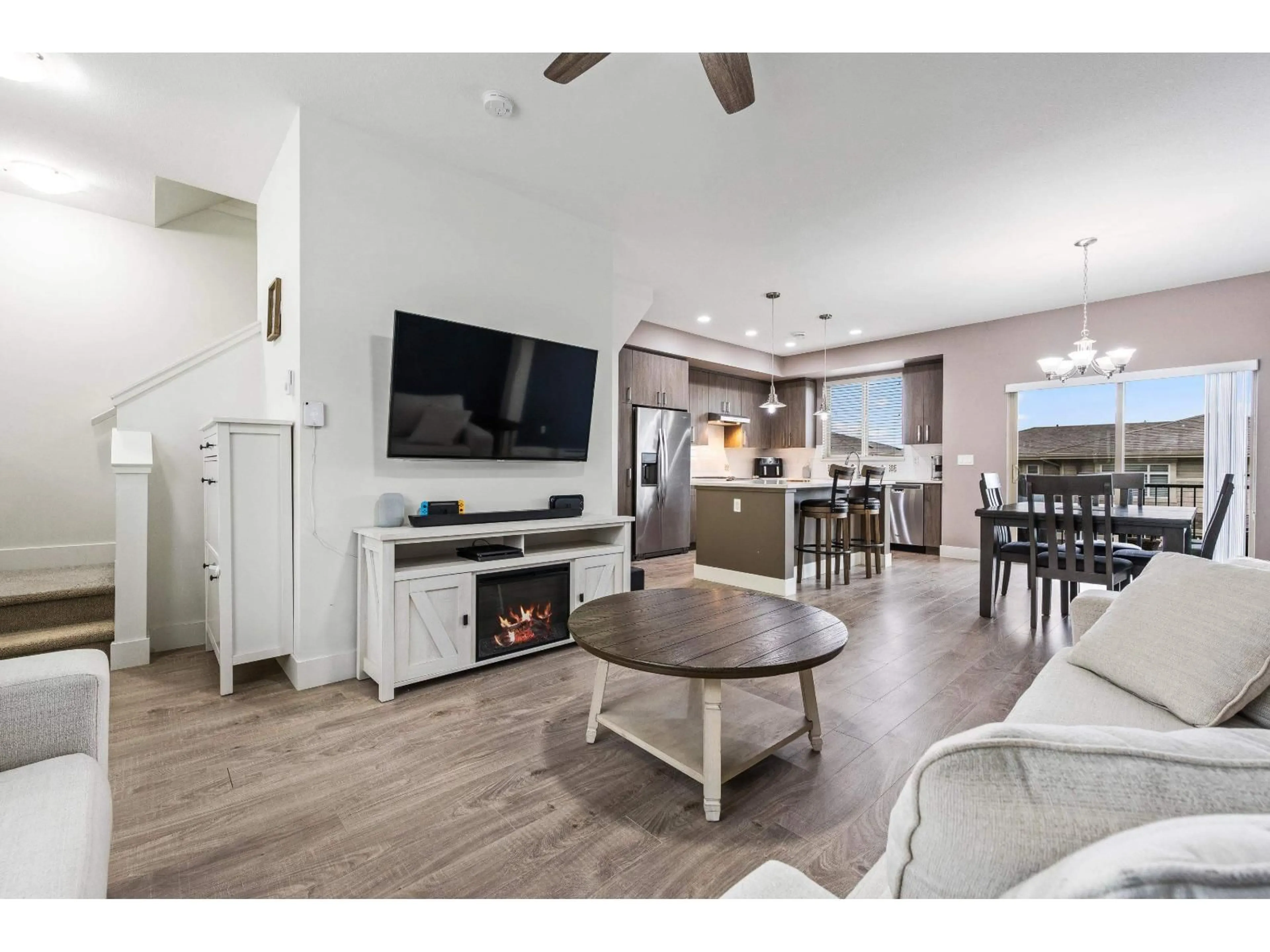 Open concept kitchen, unknown for 24 - 34230 ELMWOOD DRIVE, Abbotsford British Columbia V2S0J1