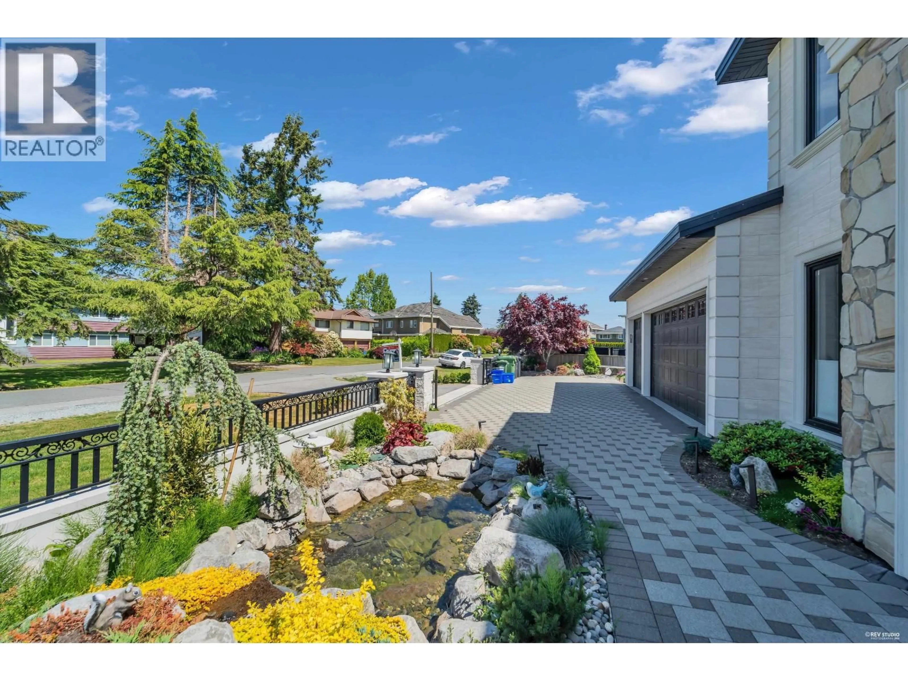 Patio, water/lake/river/ocean view for 8580 CAMDEN CRESCENT, Richmond British Columbia V7C3G4