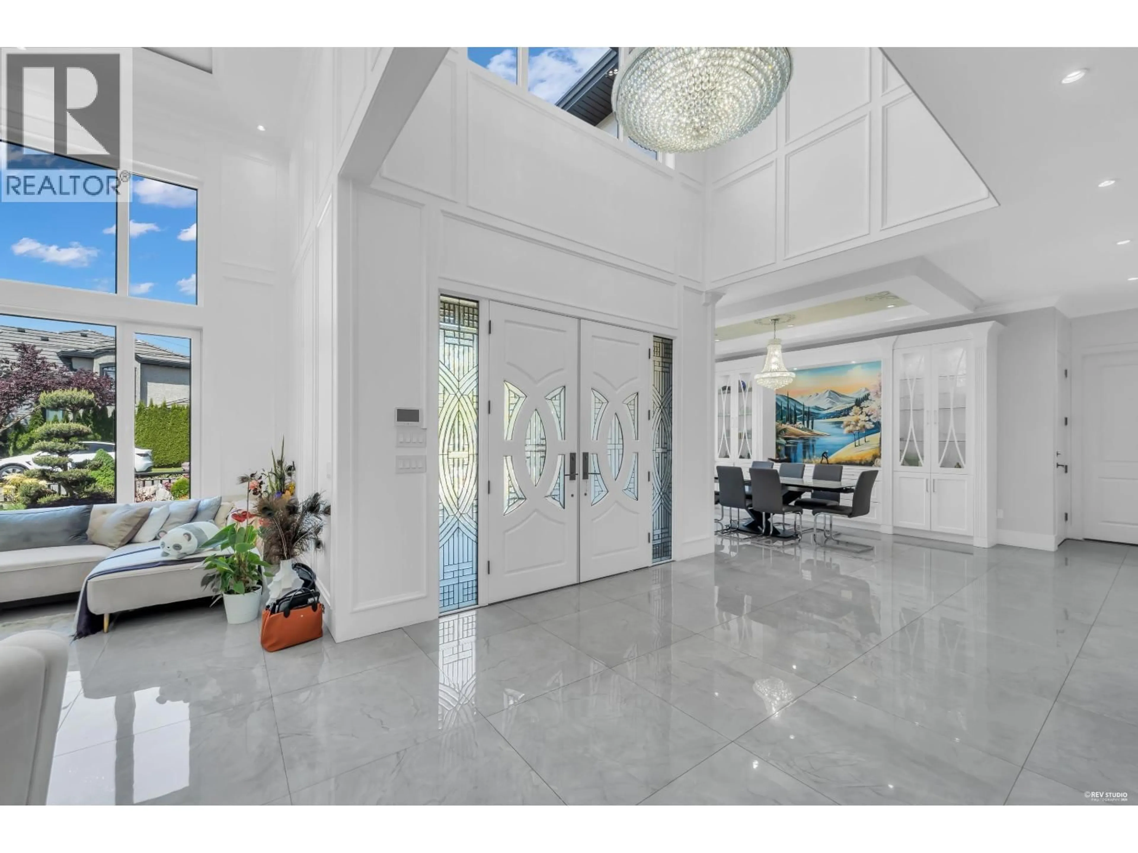 Indoor foyer for 8580 CAMDEN CRESCENT, Richmond British Columbia V7C3G4
