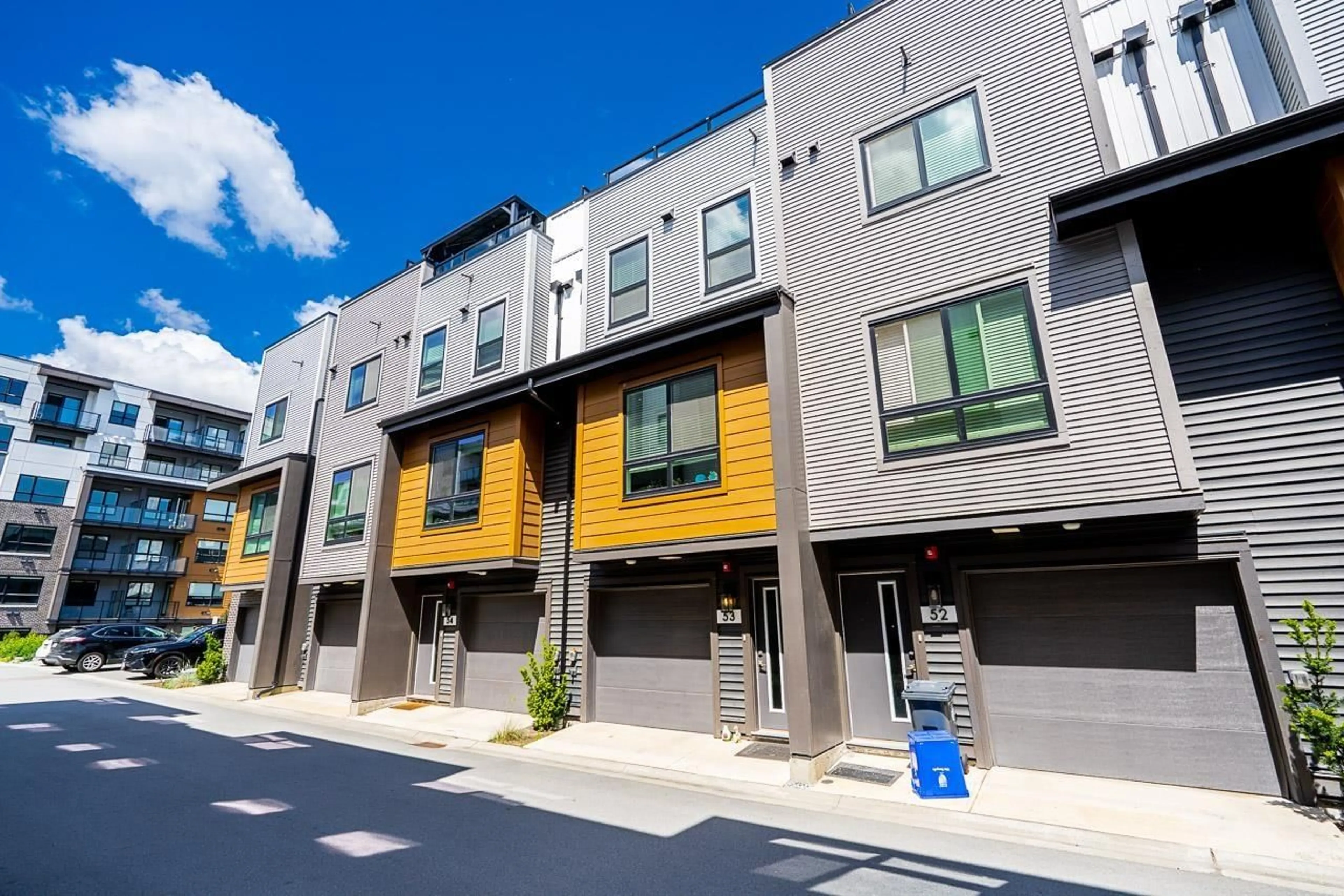 Home with vinyl exterior material, street for 53 - 20057 82 AVENUE, Langley British Columbia V2Y3S4