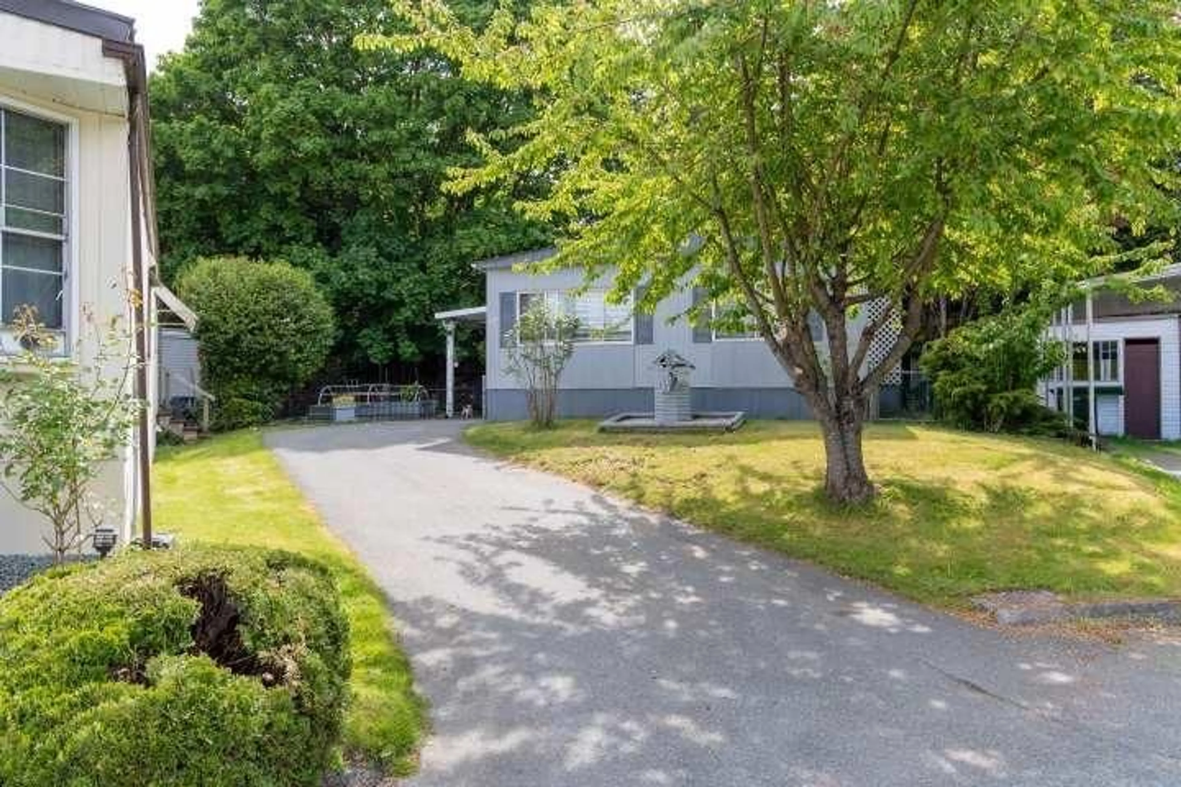 Unknown for 115 - 8220 KING GEORGE HIGHWAY, Surrey British Columbia V3W6E1
