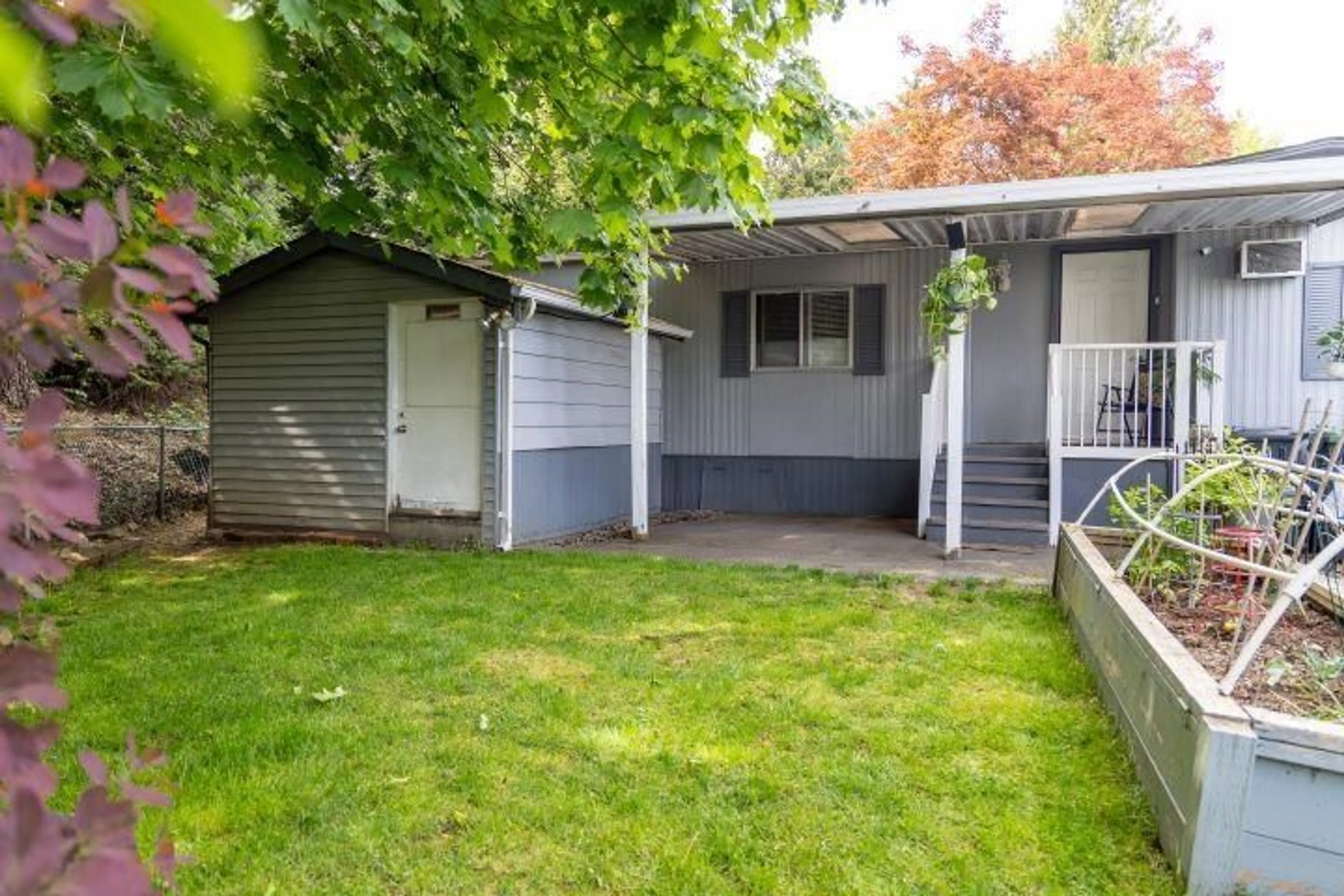 Patio, street for 115 - 8220 KING GEORGE HIGHWAY, Surrey British Columbia V3W6E1