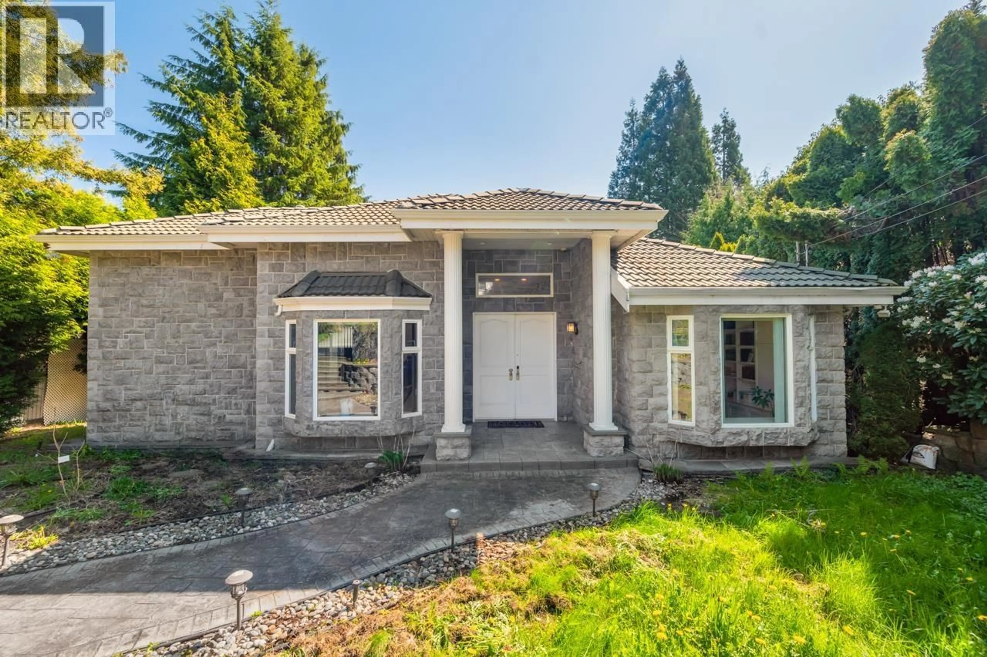 Unknown for 6030 ELGIN AVENUE, Burnaby British Columbia V5H3S4