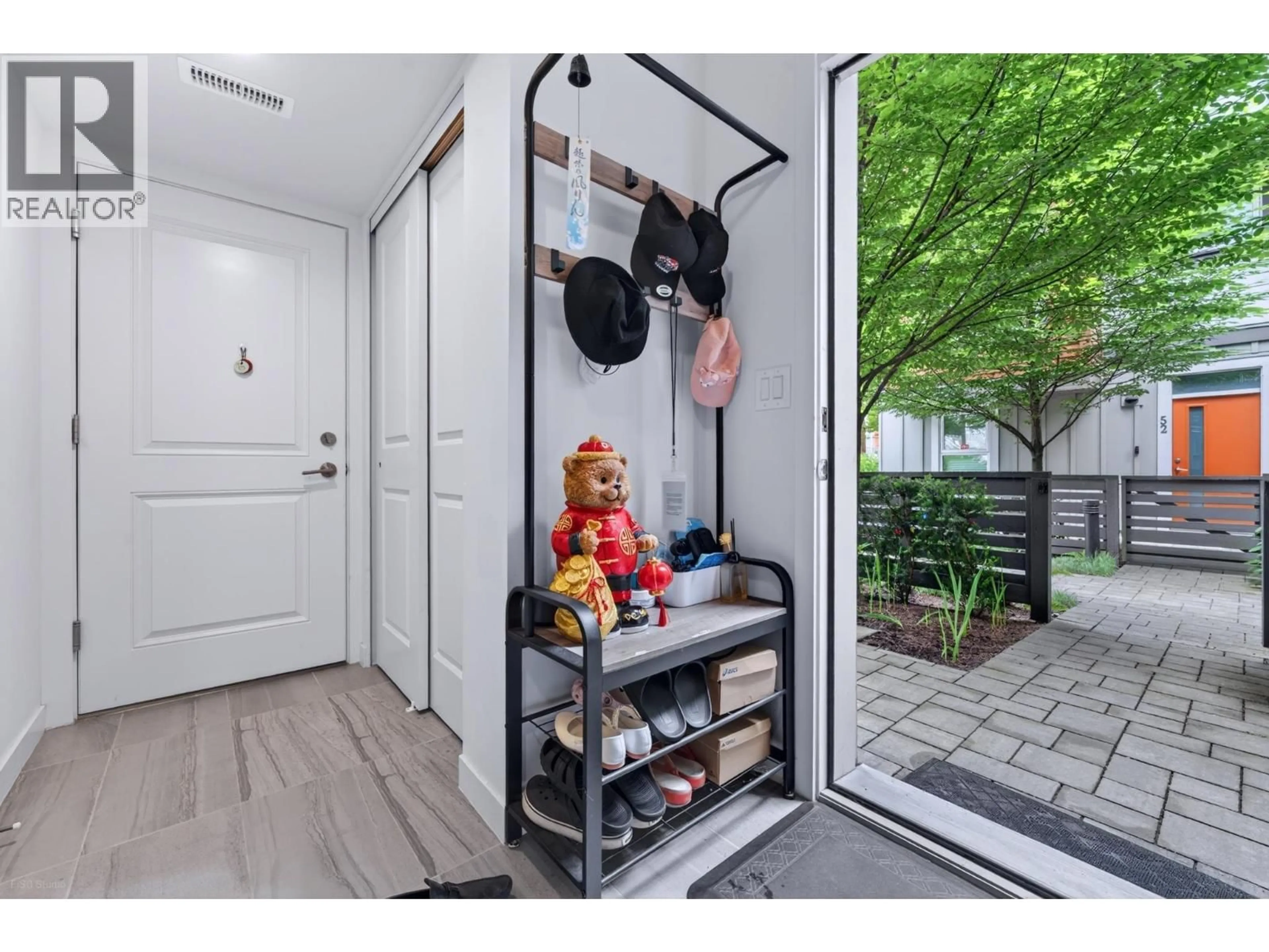 Indoor entryway for 63 - 10311 RIVER DRIVE, Richmond British Columbia V6X0T2