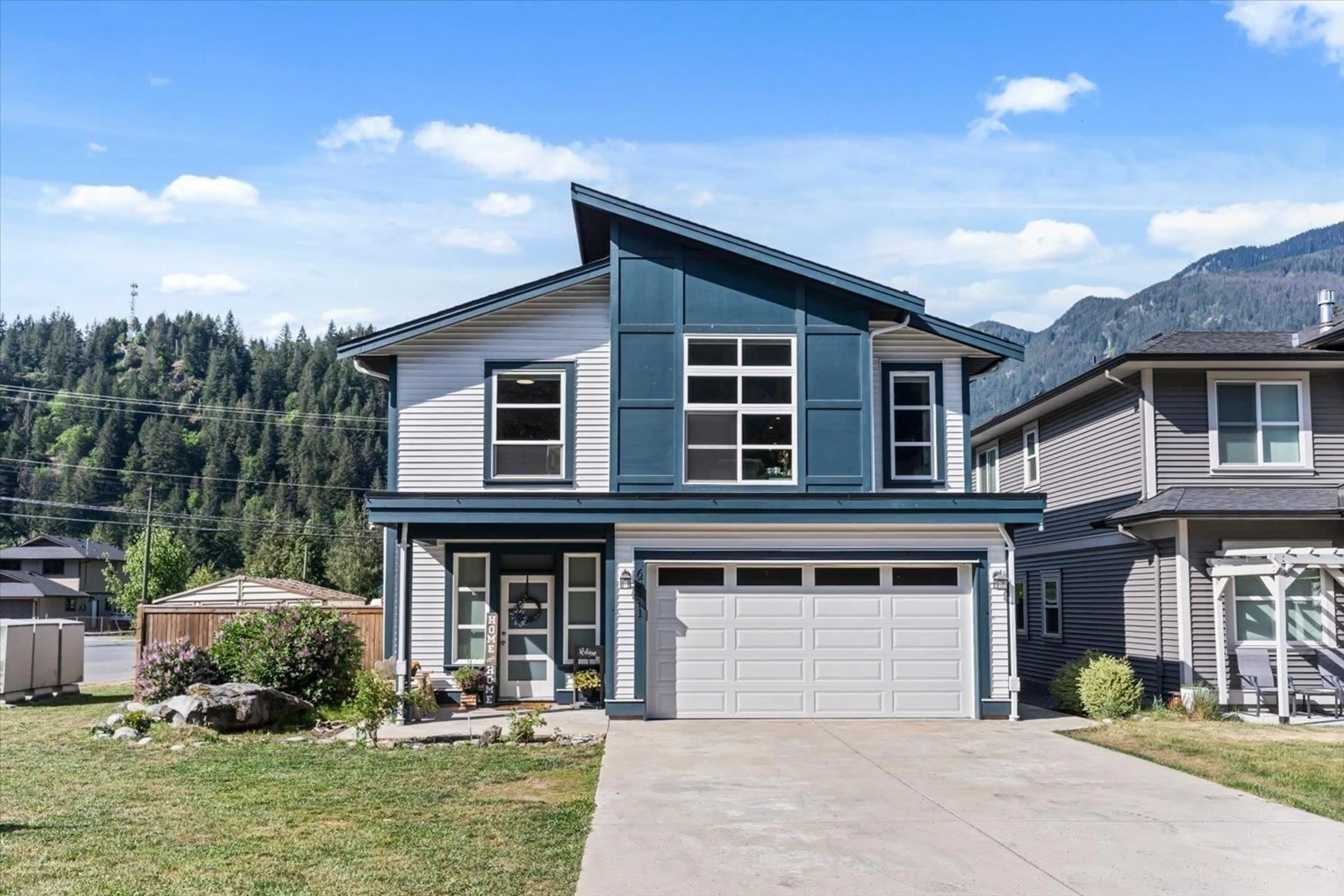 Home with vinyl exterior material, mountain view for 65511 SKYLARK LANE, Hope British Columbia V0X1L1