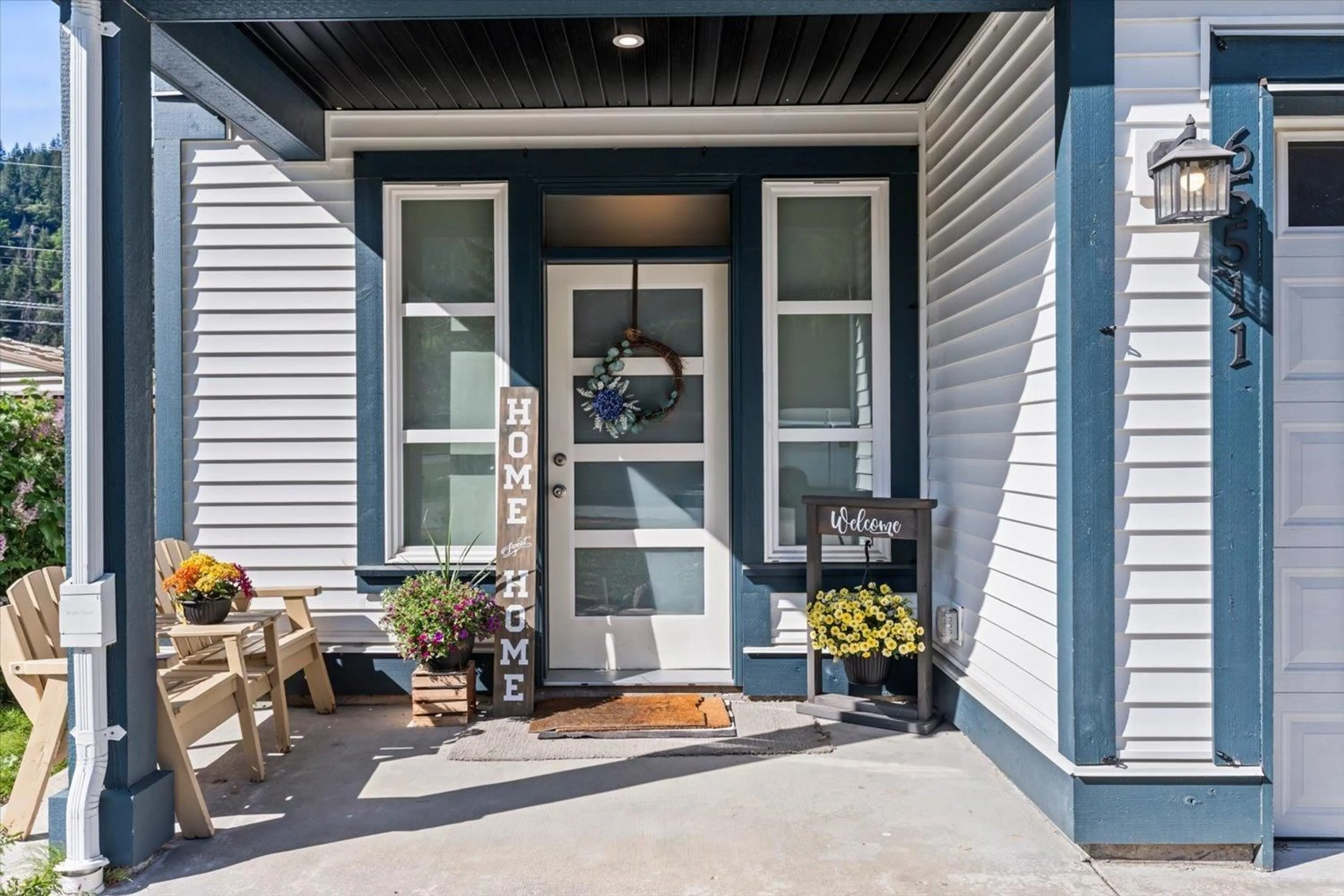 Indoor entryway for 65511 SKYLARK LANE, Hope British Columbia V0X1L1