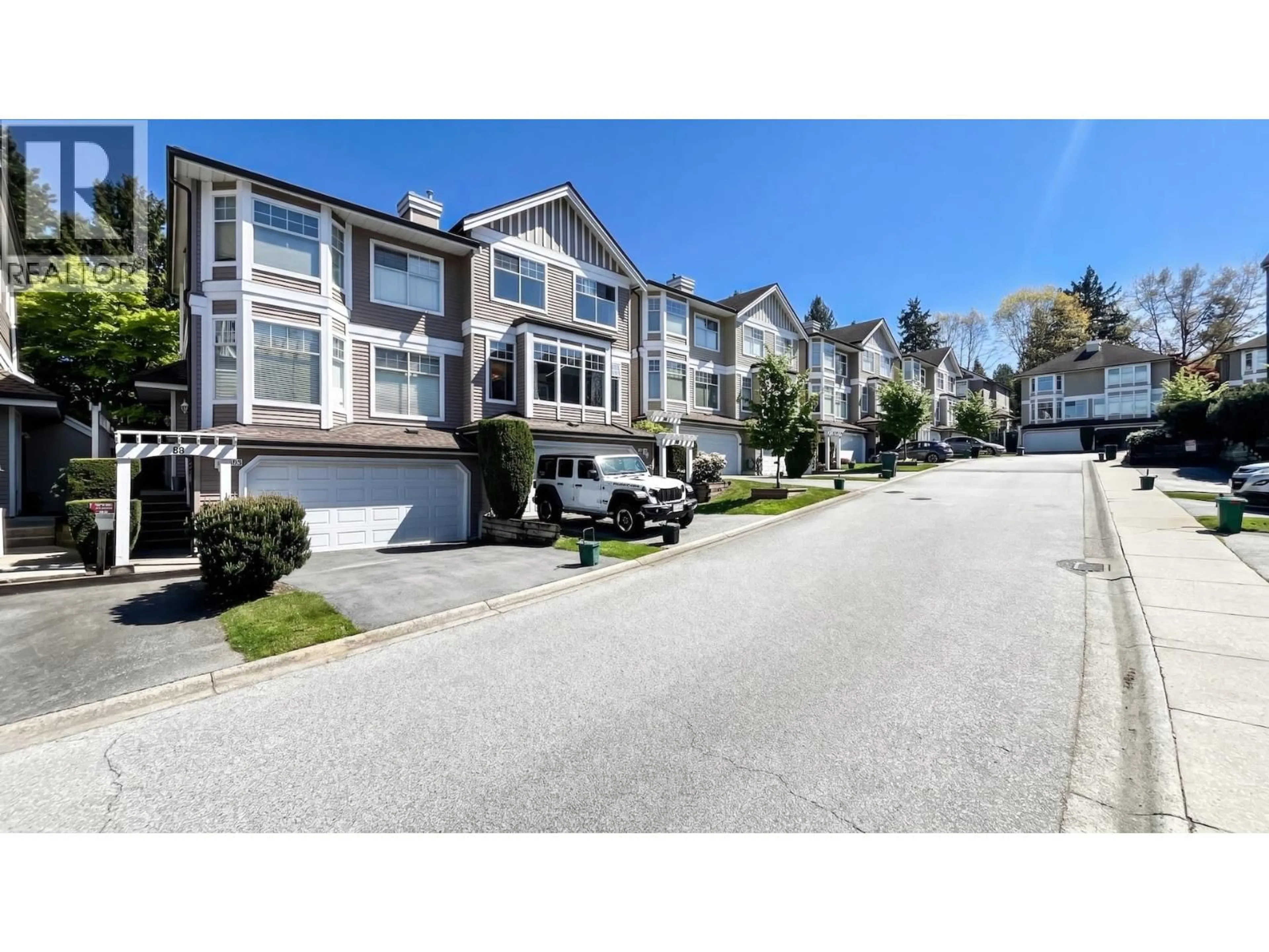A pic from outside/outdoor area/front of a property/back of a property/a pic from drone, street for 60 - 5950 OAKDALE ROAD, Burnaby British Columbia V5H4R5