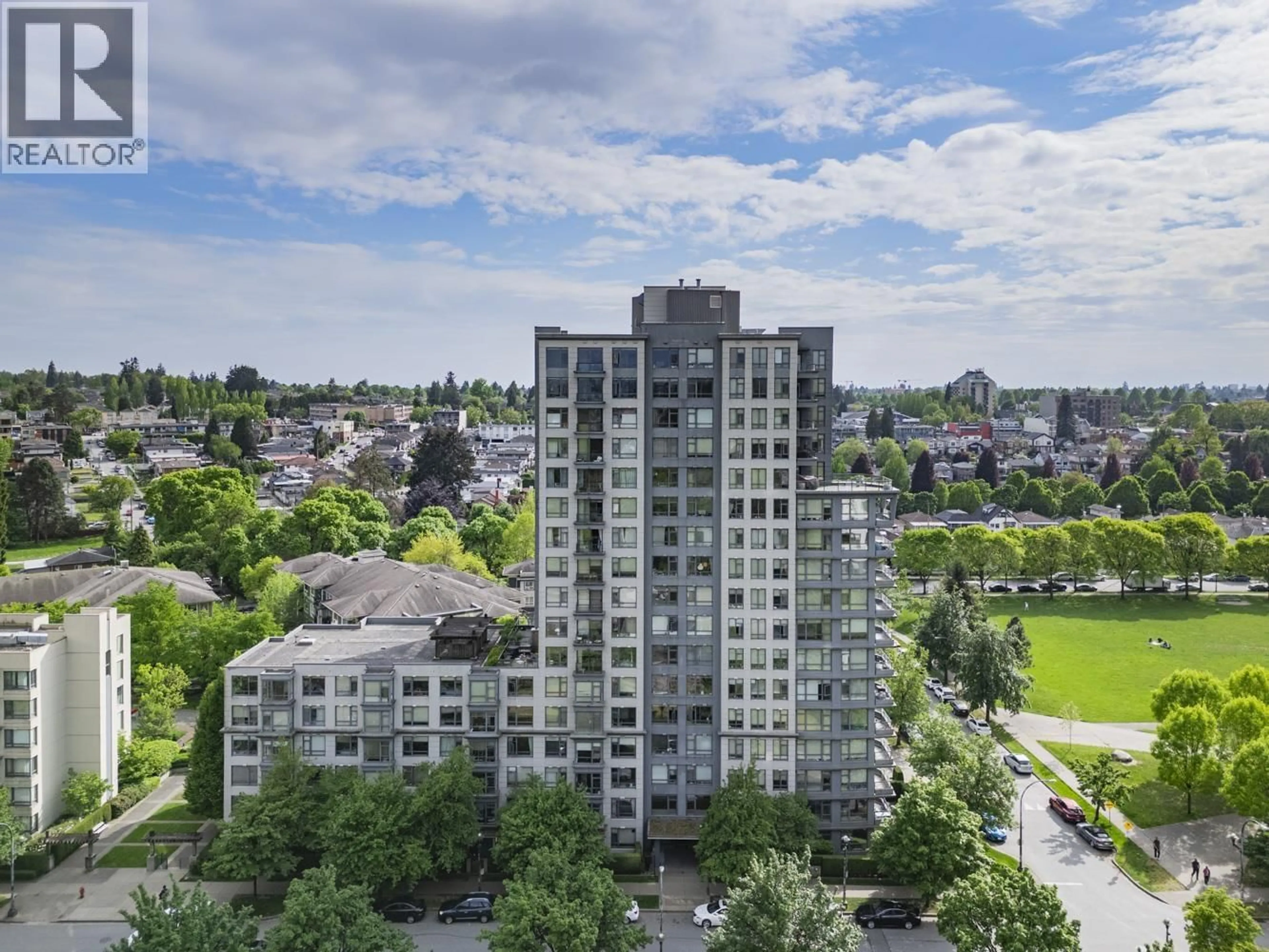 A pic from outside/outdoor area/front of a property/back of a property/a pic from drone, city buildings view from balcony for 503 - 3520 CROWLEY DRIVE, Vancouver British Columbia V5R6G9