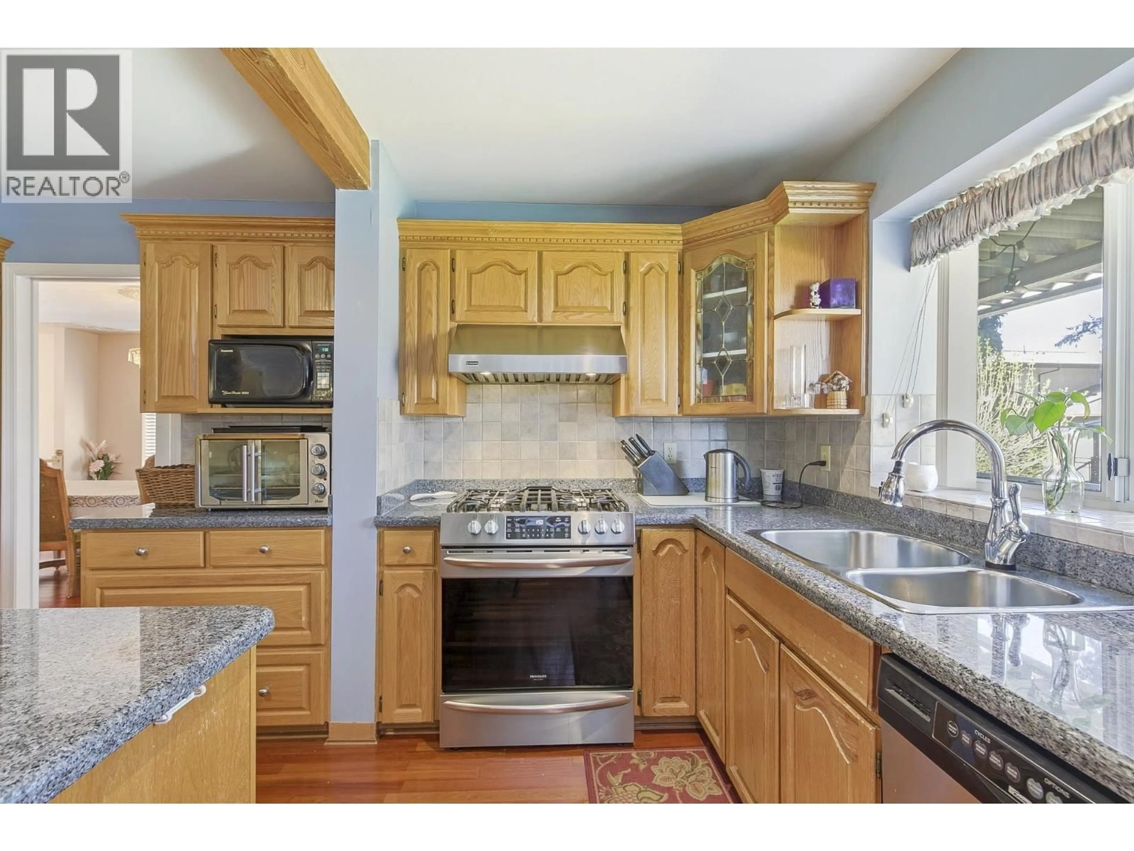 Open concept kitchen, unknown for 4657 GRASSMERE STREET, Burnaby British Columbia V5G2N8