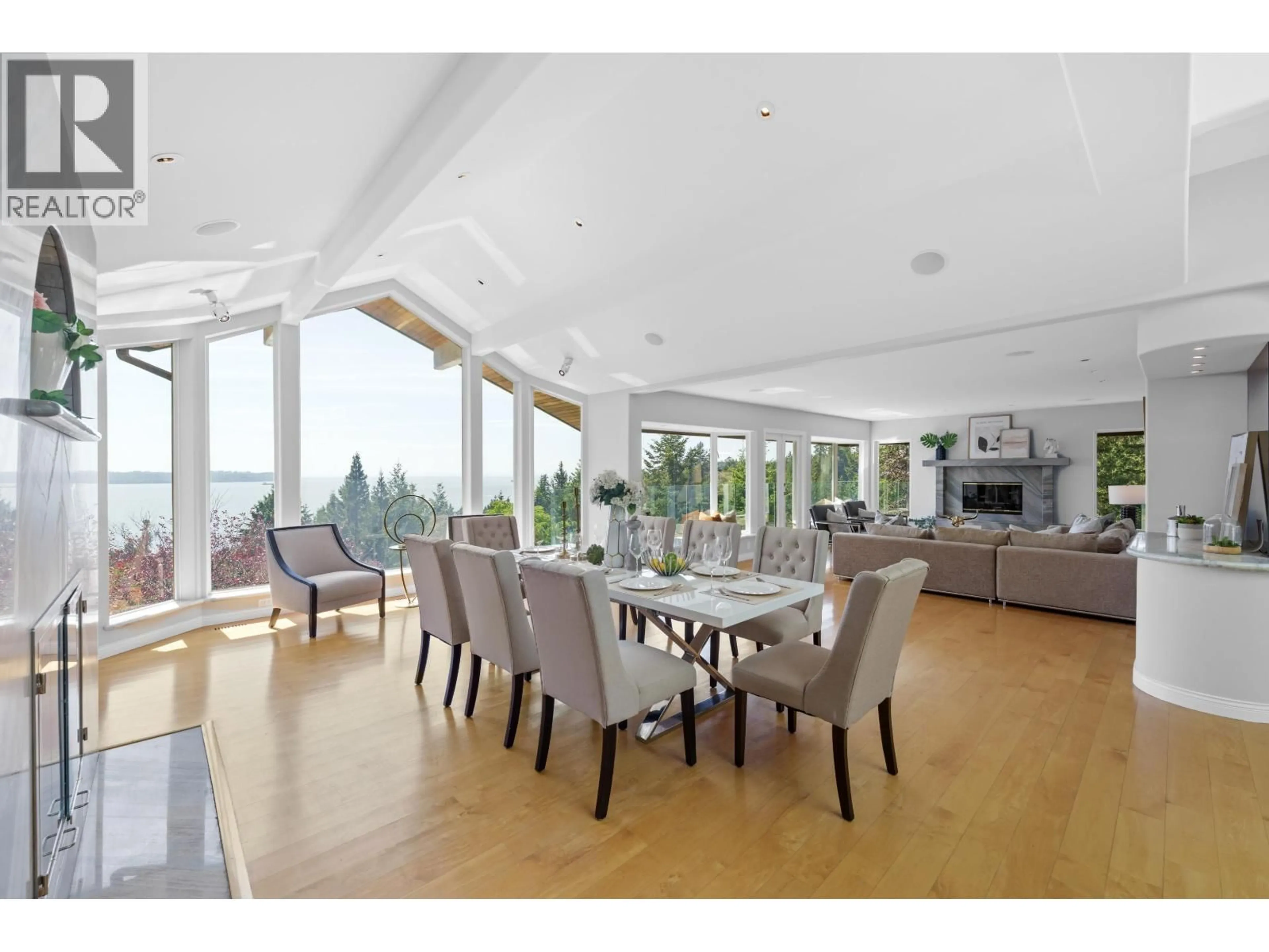 Dining room, wood/laminate floor for 4253 ROCKBANK PLACE, West Vancouver British Columbia V7W1A8
