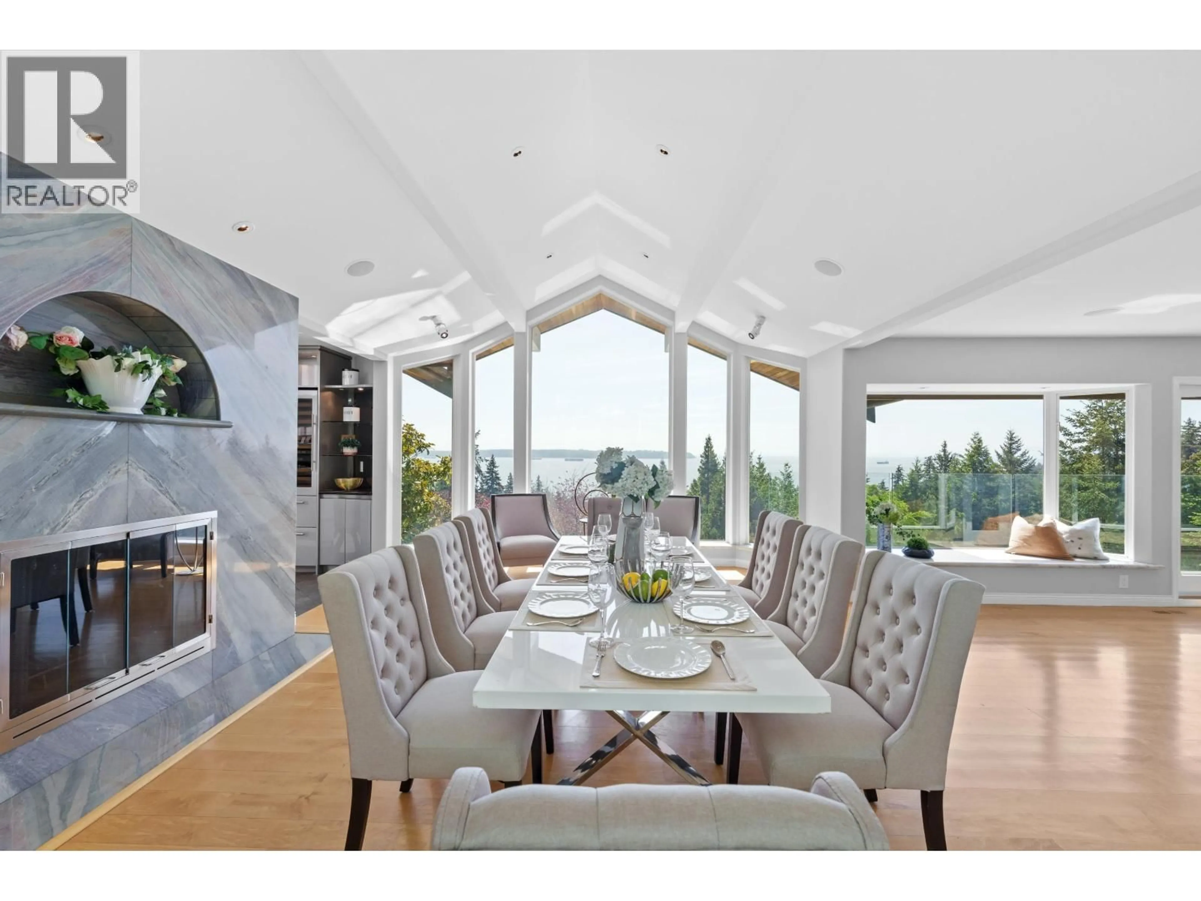 Dining room, unknown for 4253 ROCKBANK PLACE, West Vancouver British Columbia V7W1A8