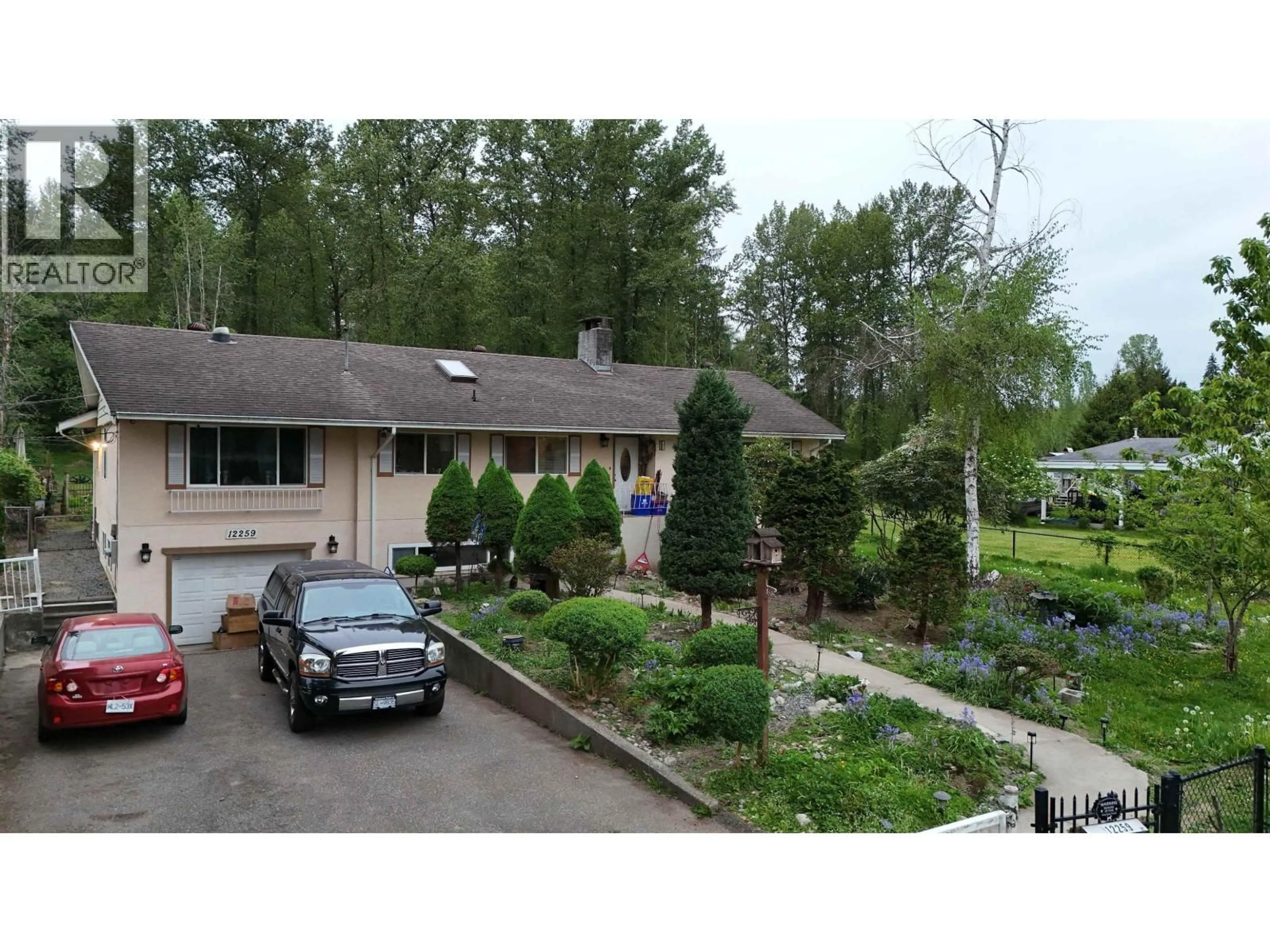 A pic from outside/outdoor area/front of a property/back of a property/a pic from drone, mountain view for 12259 252 STREET, Maple Ridge British Columbia V4R1G5